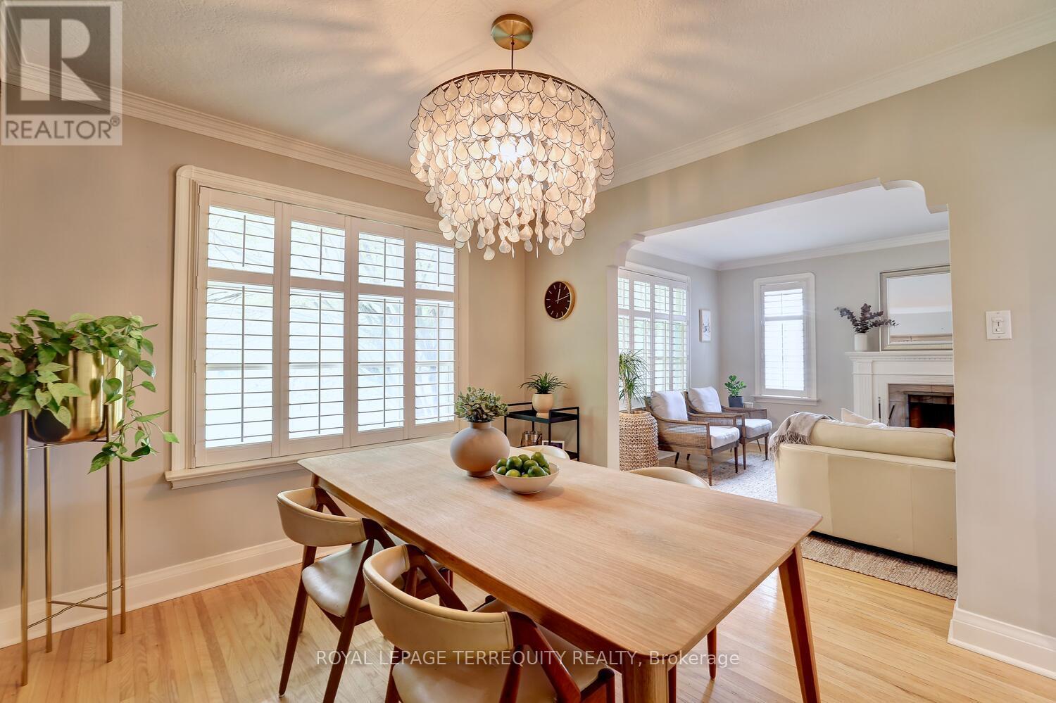 20 Elderidge Avenue, Toronto (Stonegate-Queensway), Ontario  M8Y 2C5 - Photo 12 - W12925110