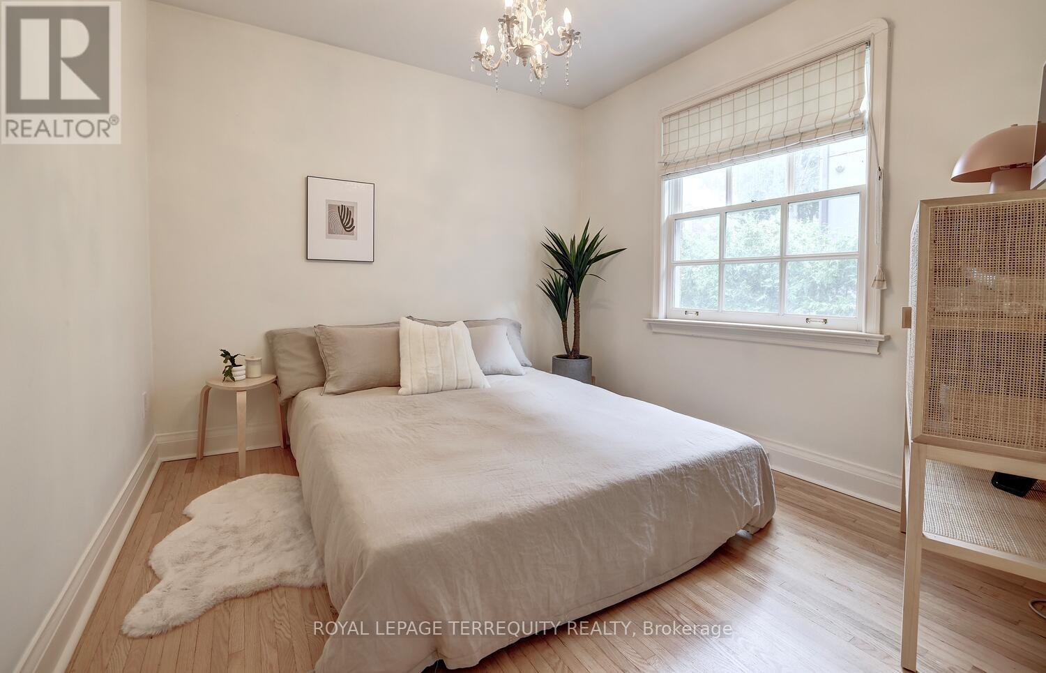 20 Elderidge Avenue, Toronto (Stonegate-Queensway), Ontario  M8Y 2C5 - Photo 23 - W12925110