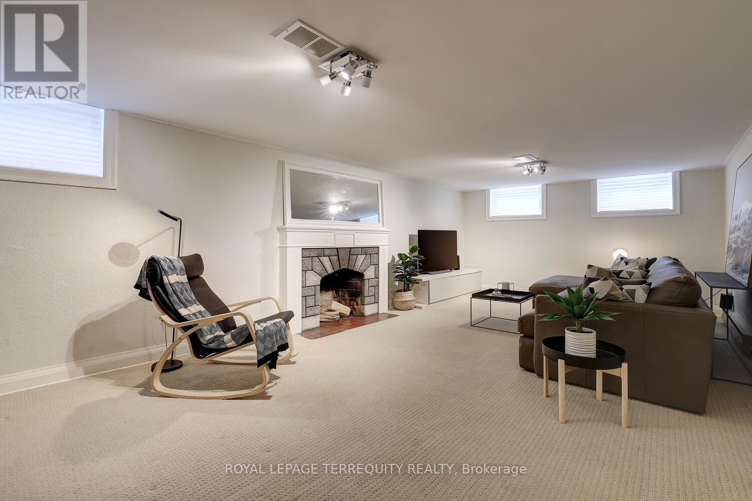 20 Elderidge Avenue, Toronto (Stonegate-Queensway), Ontario  M8Y 2C5 - Photo 29 - W12925110