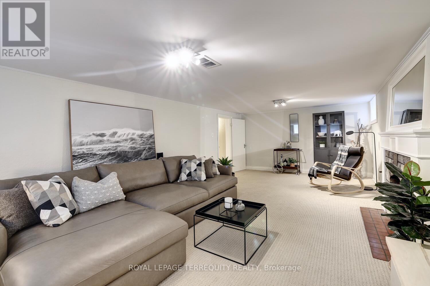 20 Elderidge Avenue, Toronto (Stonegate-Queensway), Ontario  M8Y 2C5 - Photo 33 - W12925110