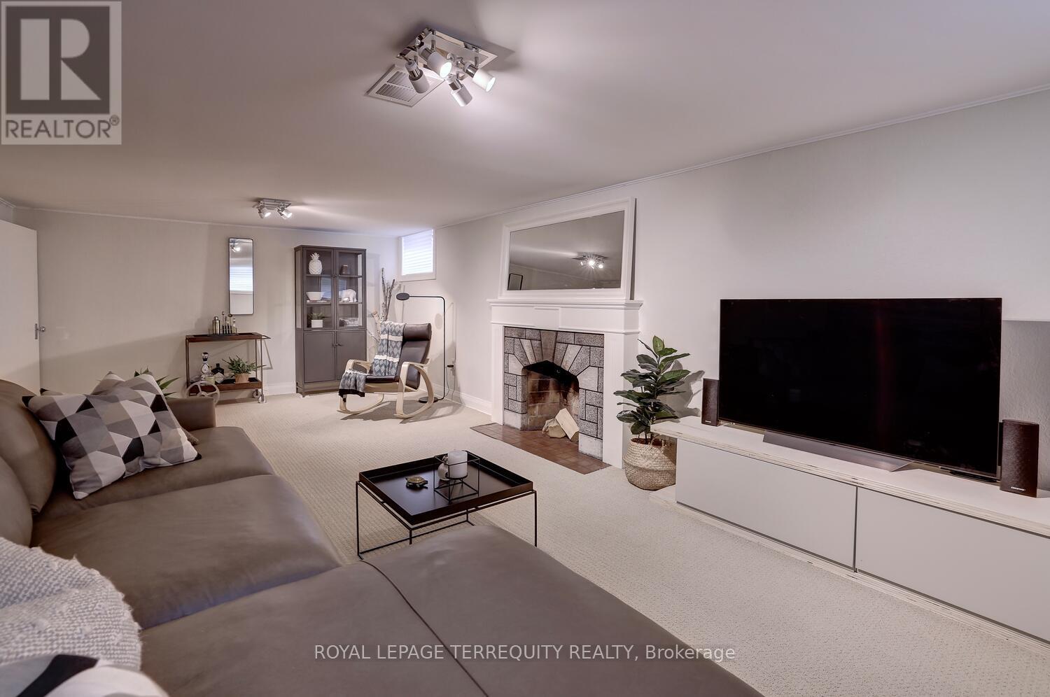 20 Elderidge Avenue, Toronto (Stonegate-Queensway), Ontario  M8Y 2C5 - Photo 34 - W12925110