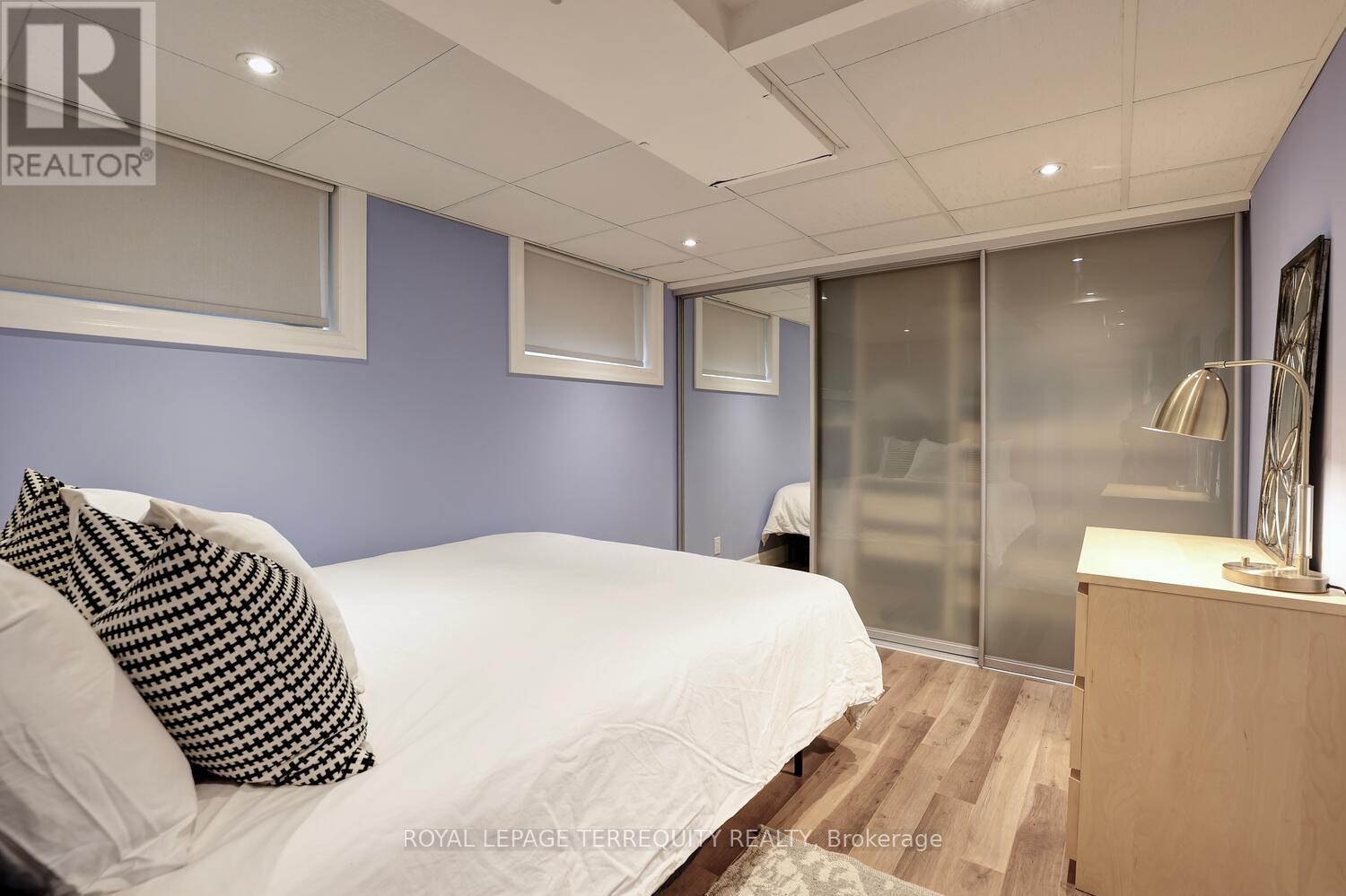 20 Elderidge Avenue, Toronto (Stonegate-Queensway), Ontario  M8Y 2C5 - Photo 40 - W12925110