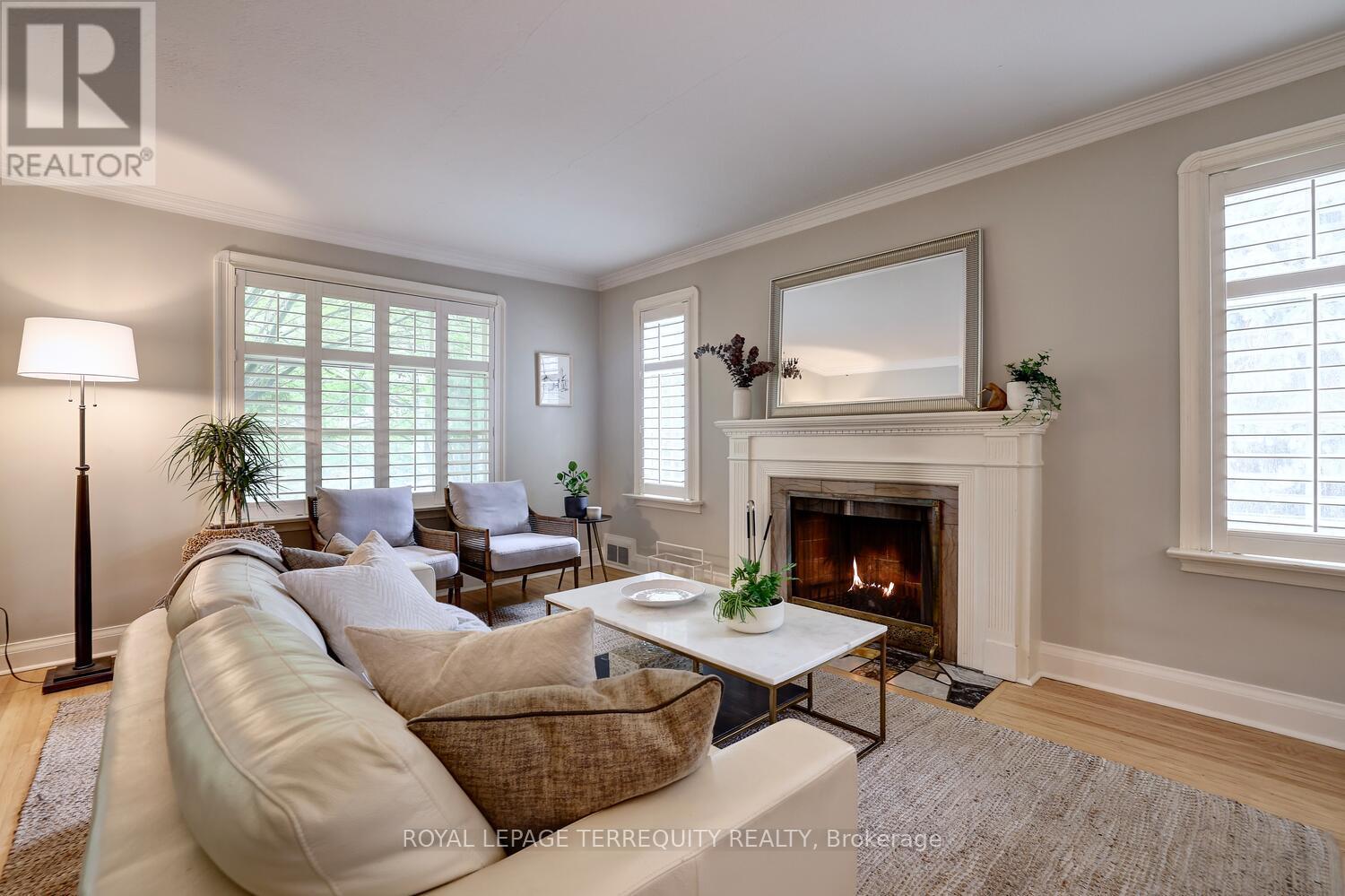 20 Elderidge Avenue, Toronto (Stonegate-Queensway), Ontario  M8Y 2C5 - Photo 5 - W12925110