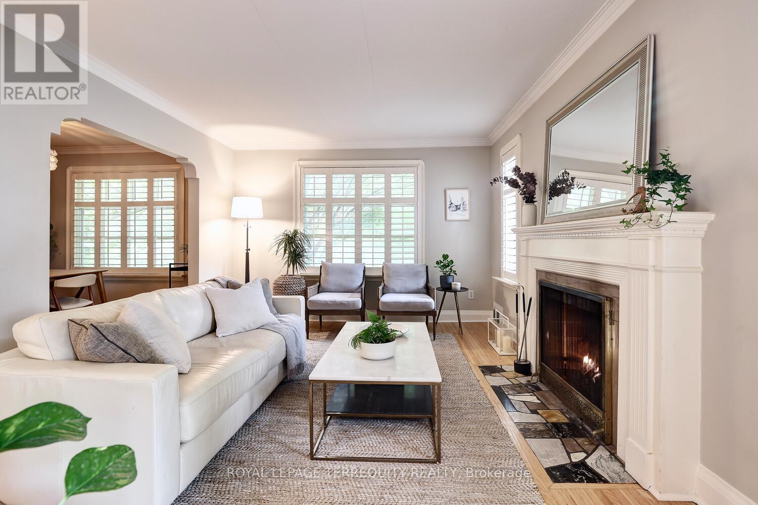 20 Elderidge Avenue, Toronto (Stonegate-Queensway), Ontario  M8Y 2C5 - Photo 8 - W12925110