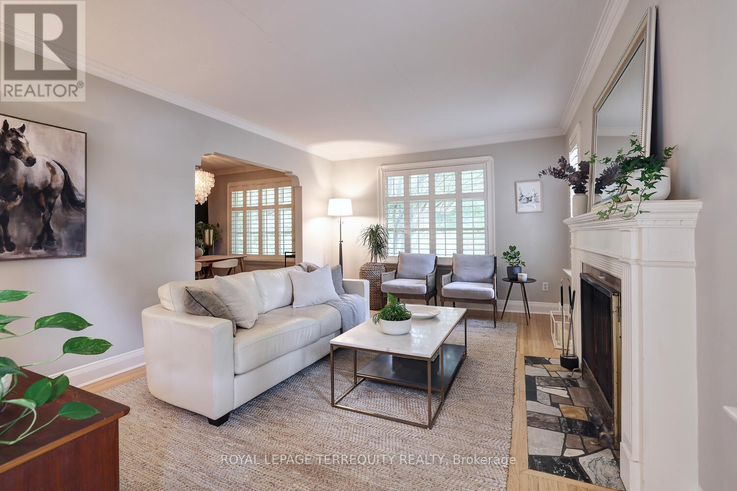 20 Elderidge Avenue, Toronto (Stonegate-Queensway), Ontario  M8Y 2C5 - Photo 9 - W12925110