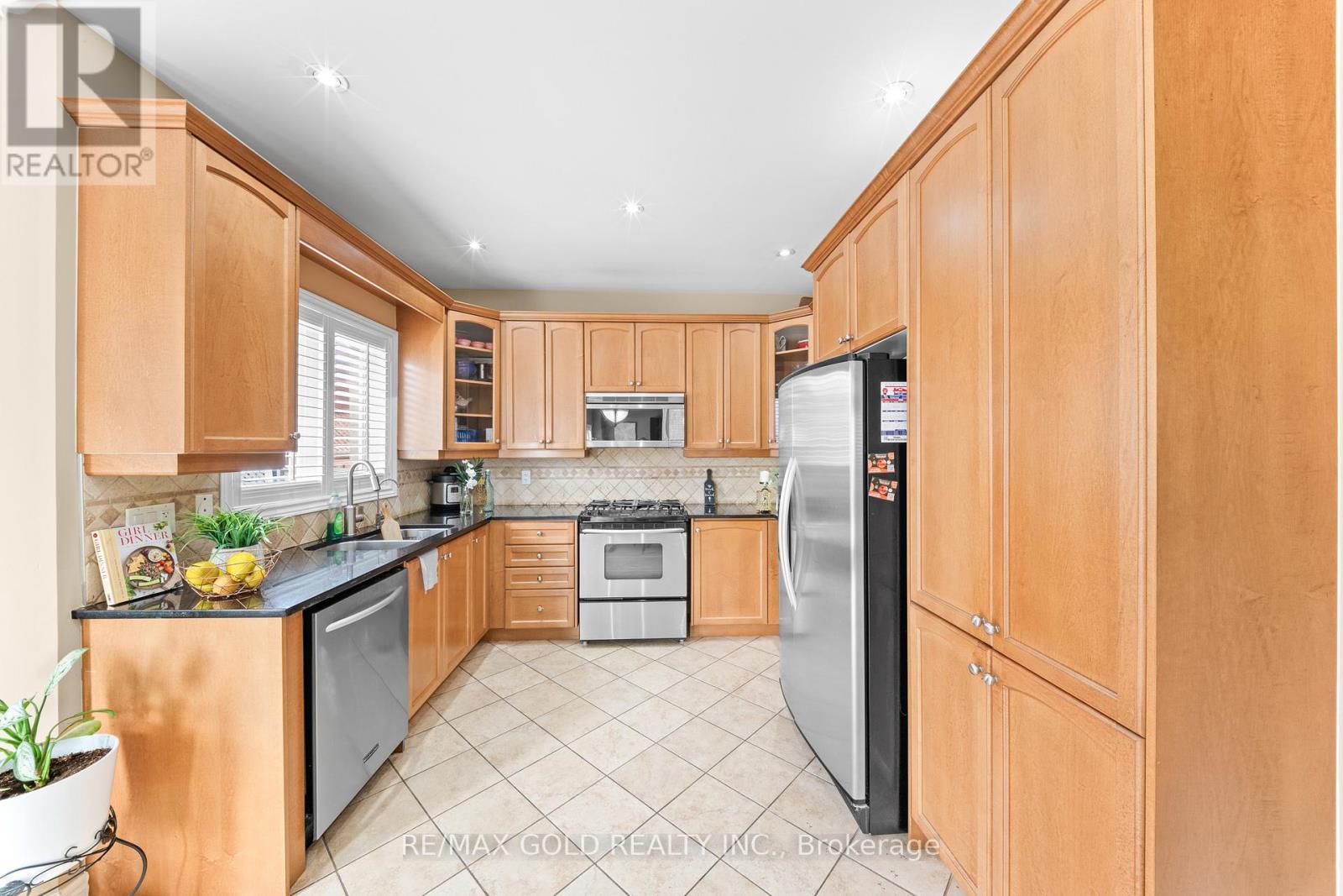 14 Crevice Gate, Brampton, Ontario  L6R 2X5 - Photo 17 - W12925112