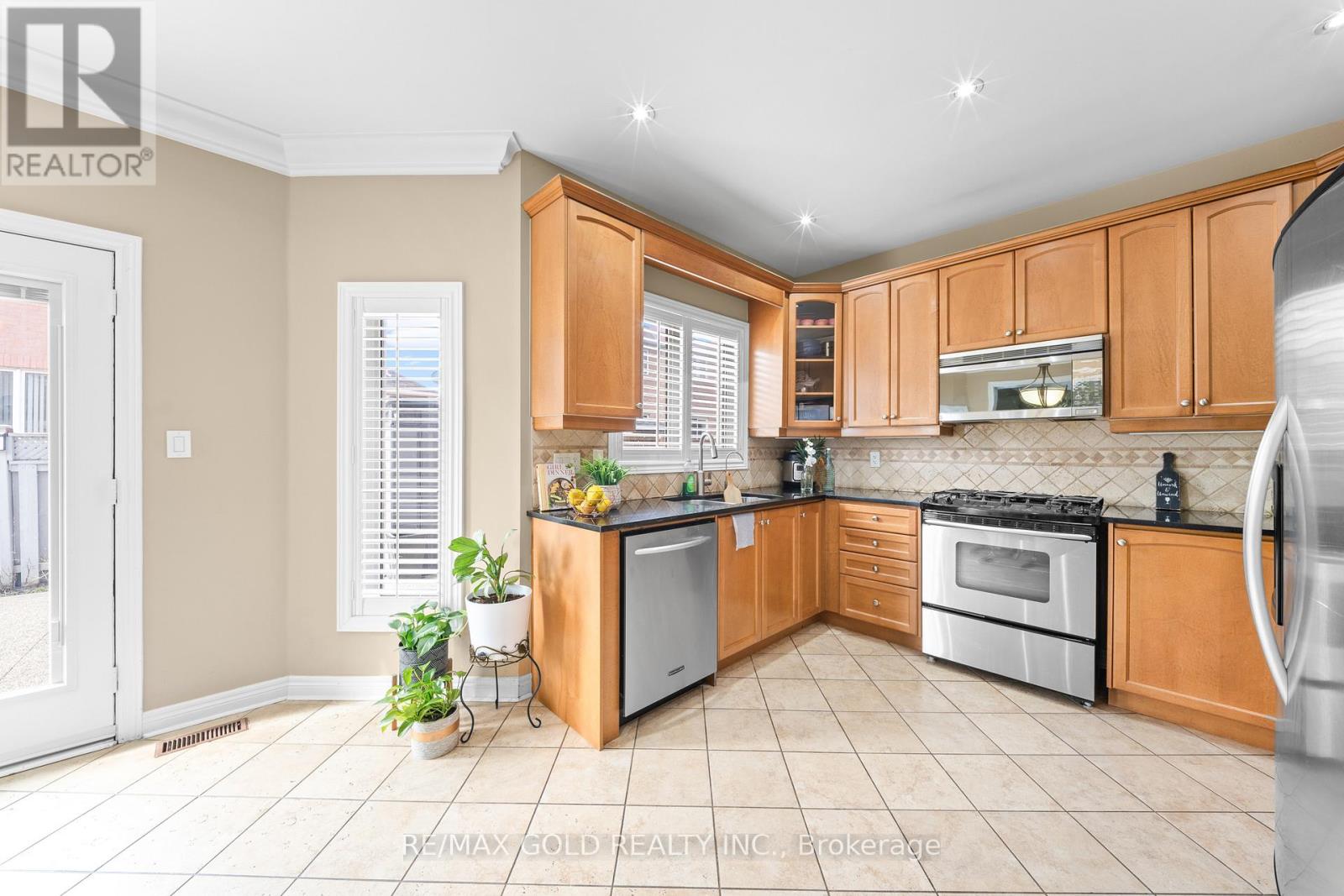 14 Crevice Gate, Brampton, Ontario  L6R 2X5 - Photo 18 - W12925112