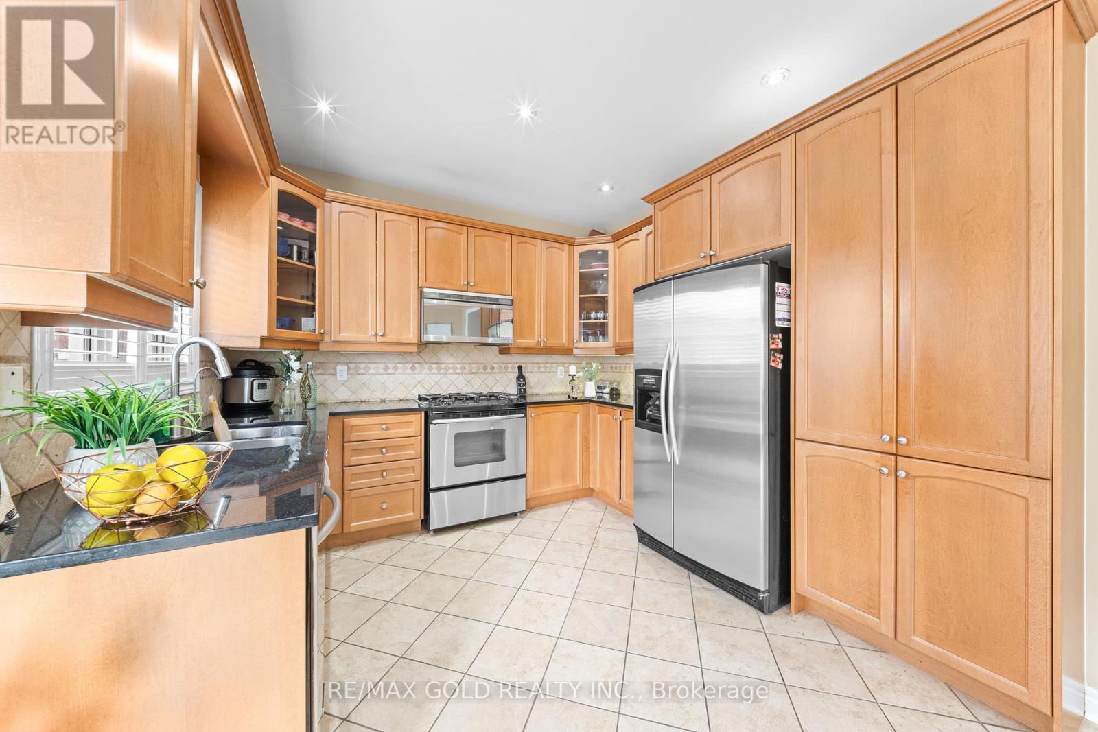 14 Crevice Gate, Brampton, Ontario  L6R 2X5 - Photo 19 - W12925112