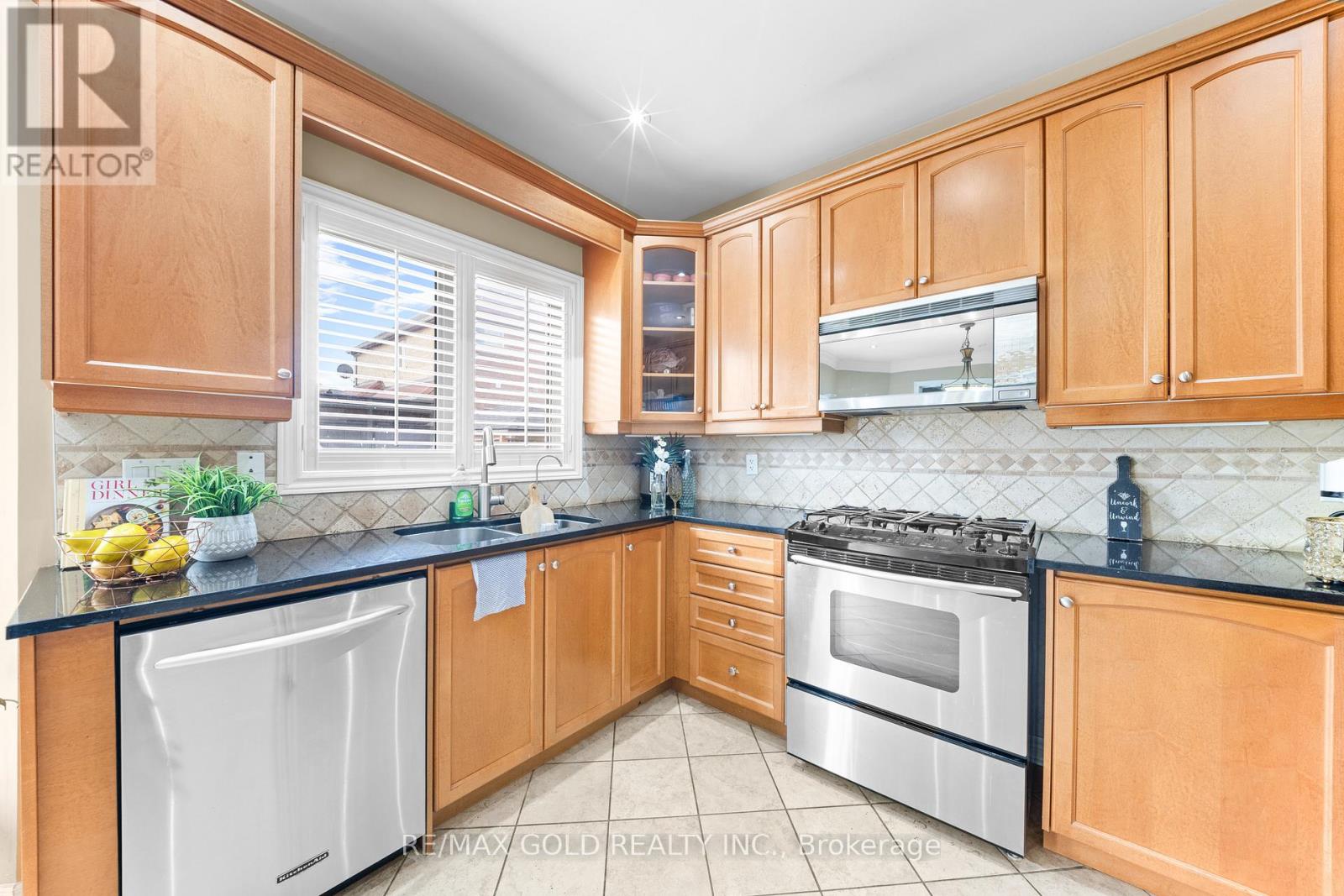 14 Crevice Gate, Brampton, Ontario  L6R 2X5 - Photo 20 - W12925112