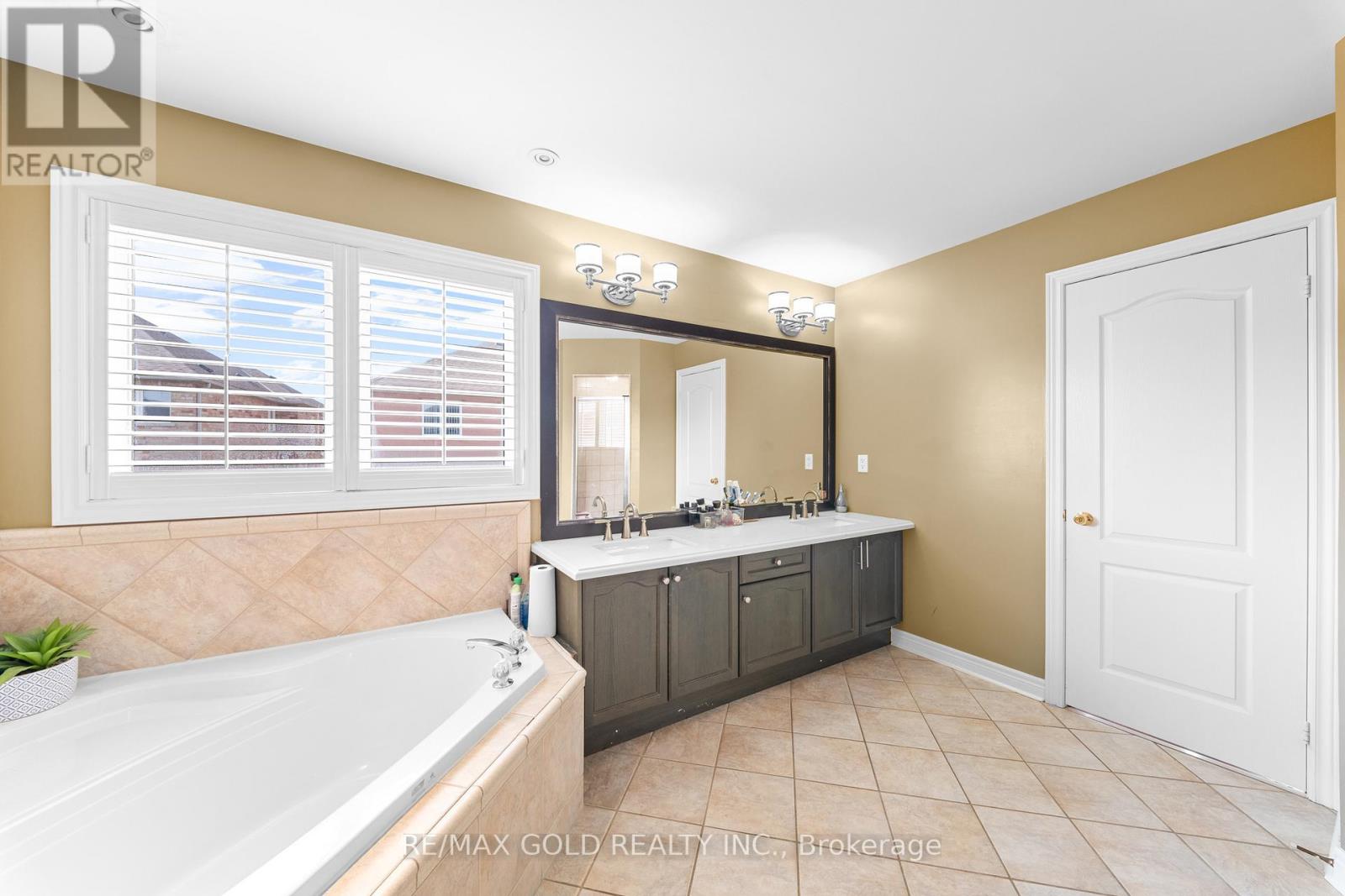 14 Crevice Gate, Brampton, Ontario  L6R 2X5 - Photo 39 - W12925112