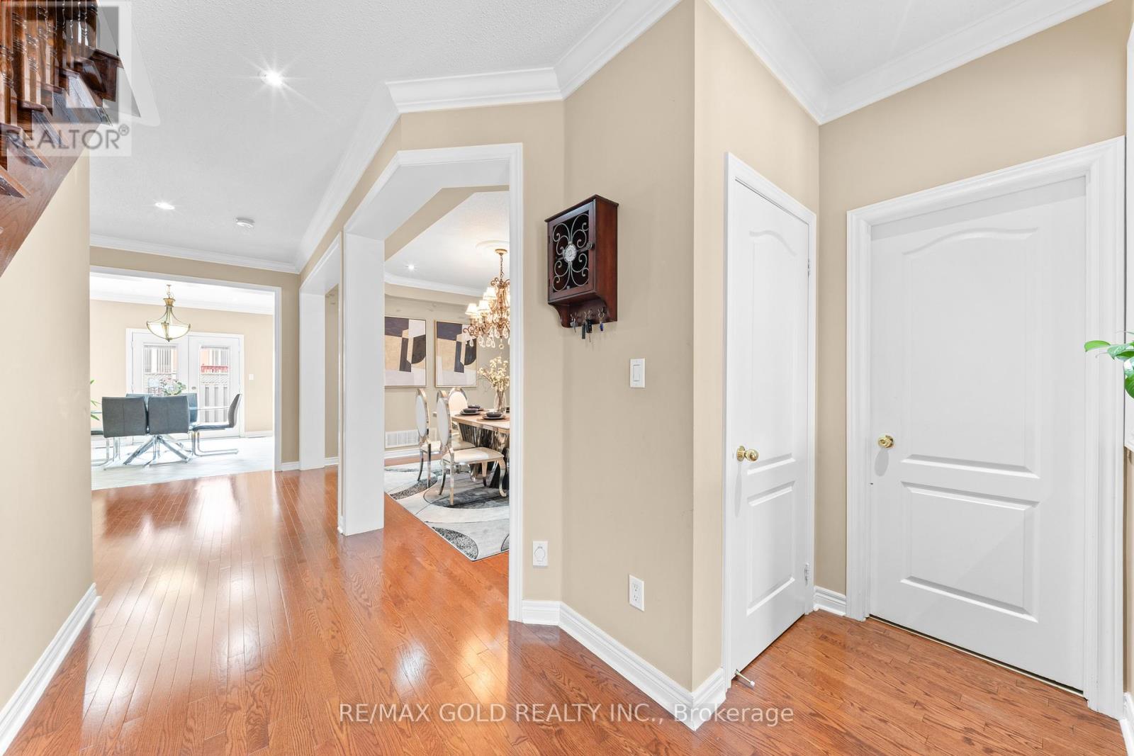 14 Crevice Gate, Brampton, Ontario  L6R 2X5 - Photo 8 - W12925112