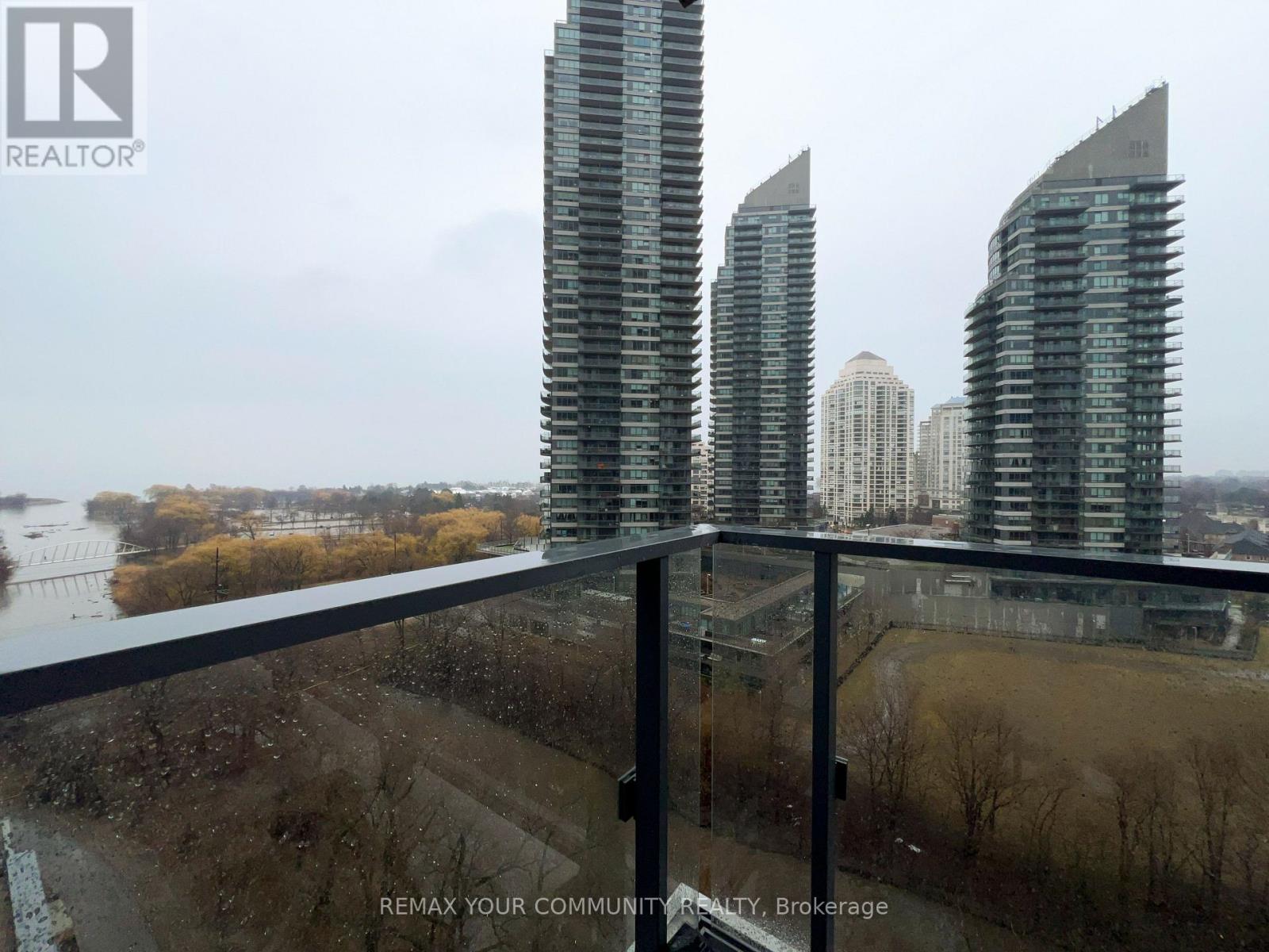 2220 LAKE SHORE BOULEVARD W, Toronto, Ontario