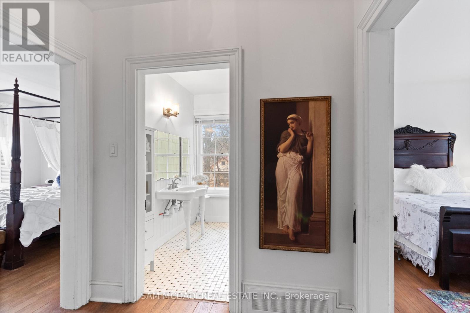 85 Yorkleigh Avenue, Toronto, Ontario  M9P 1Y3 - Photo 18 - W12925144