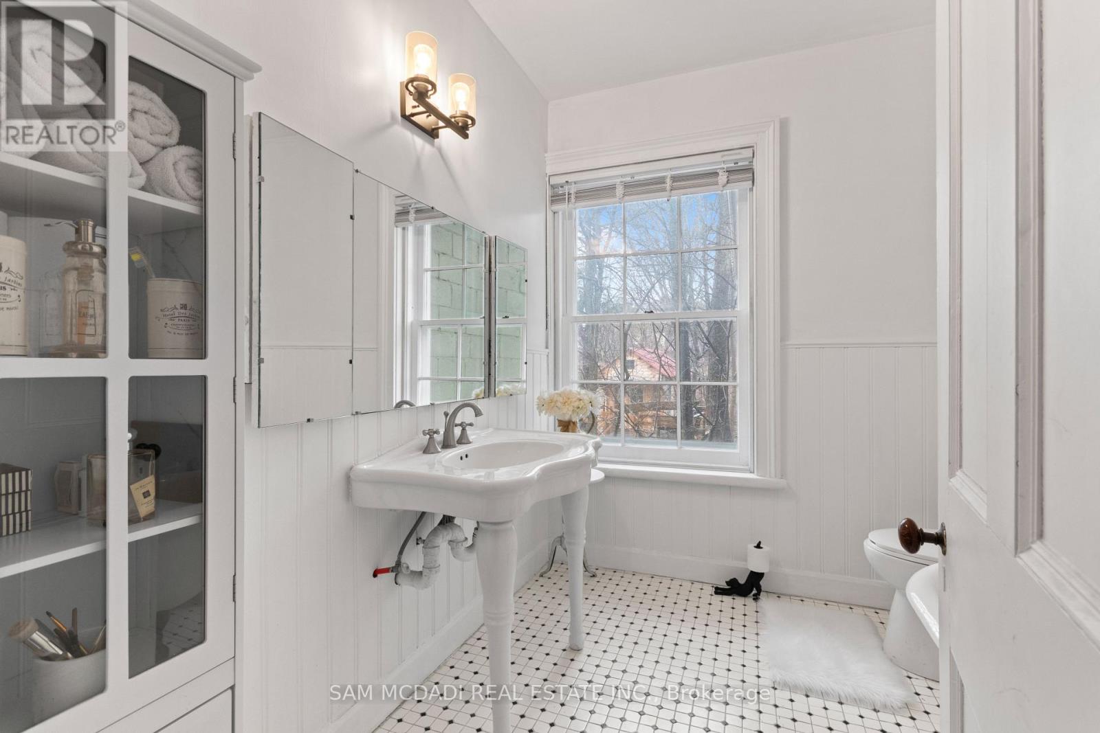 85 Yorkleigh Avenue, Toronto, Ontario  M9P 1Y3 - Photo 20 - W12925144