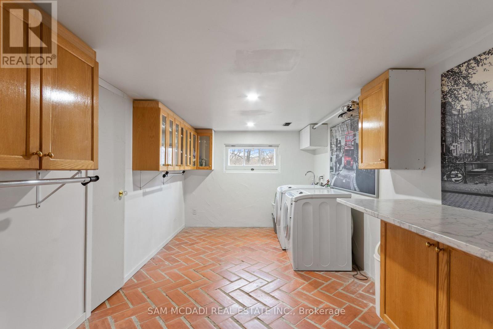 85 Yorkleigh Avenue, Toronto, Ontario  M9P 1Y3 - Photo 24 - W12925144