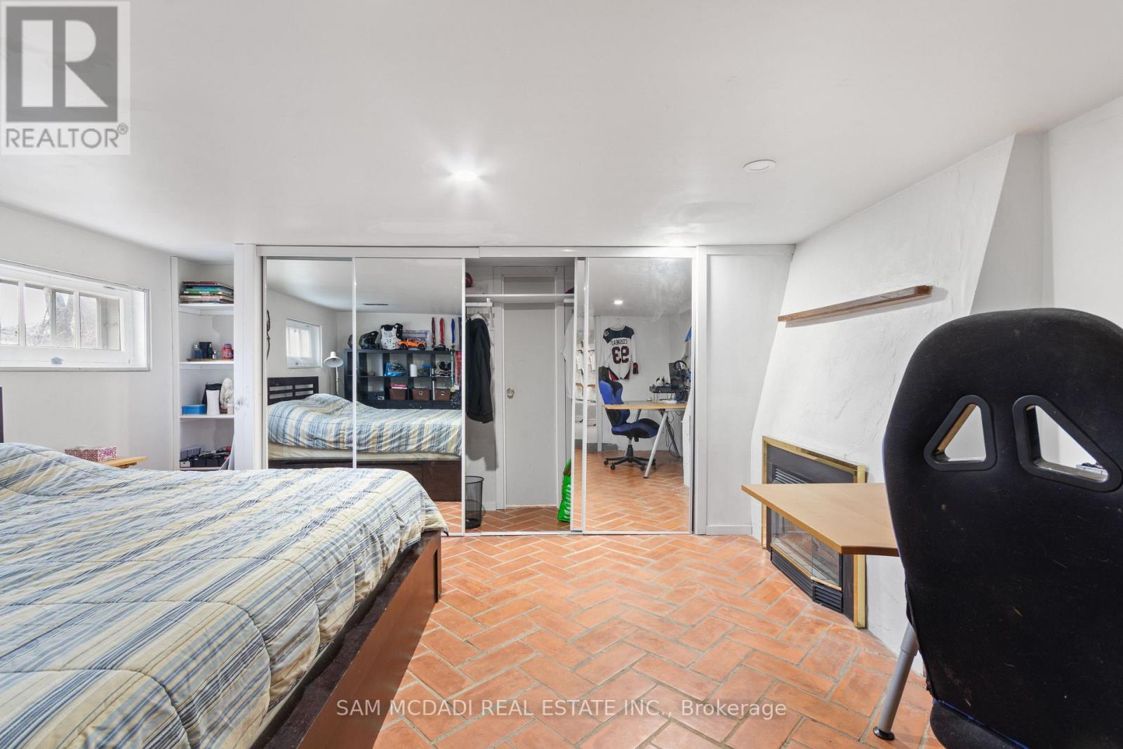 85 Yorkleigh Avenue, Toronto, Ontario  M9P 1Y3 - Photo 27 - W12925144