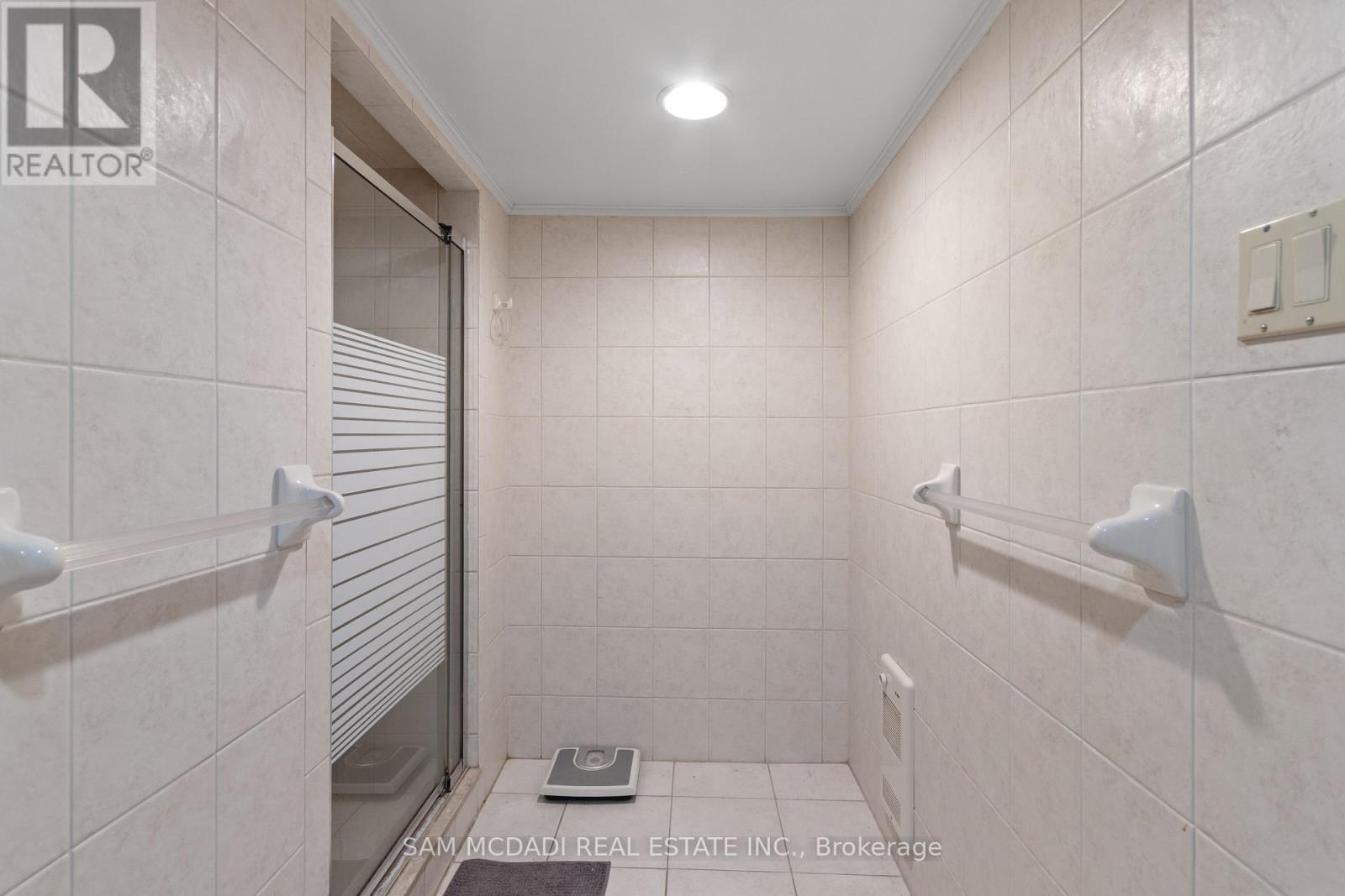 85 Yorkleigh Avenue, Toronto, Ontario  M9P 1Y3 - Photo 30 - W12925144