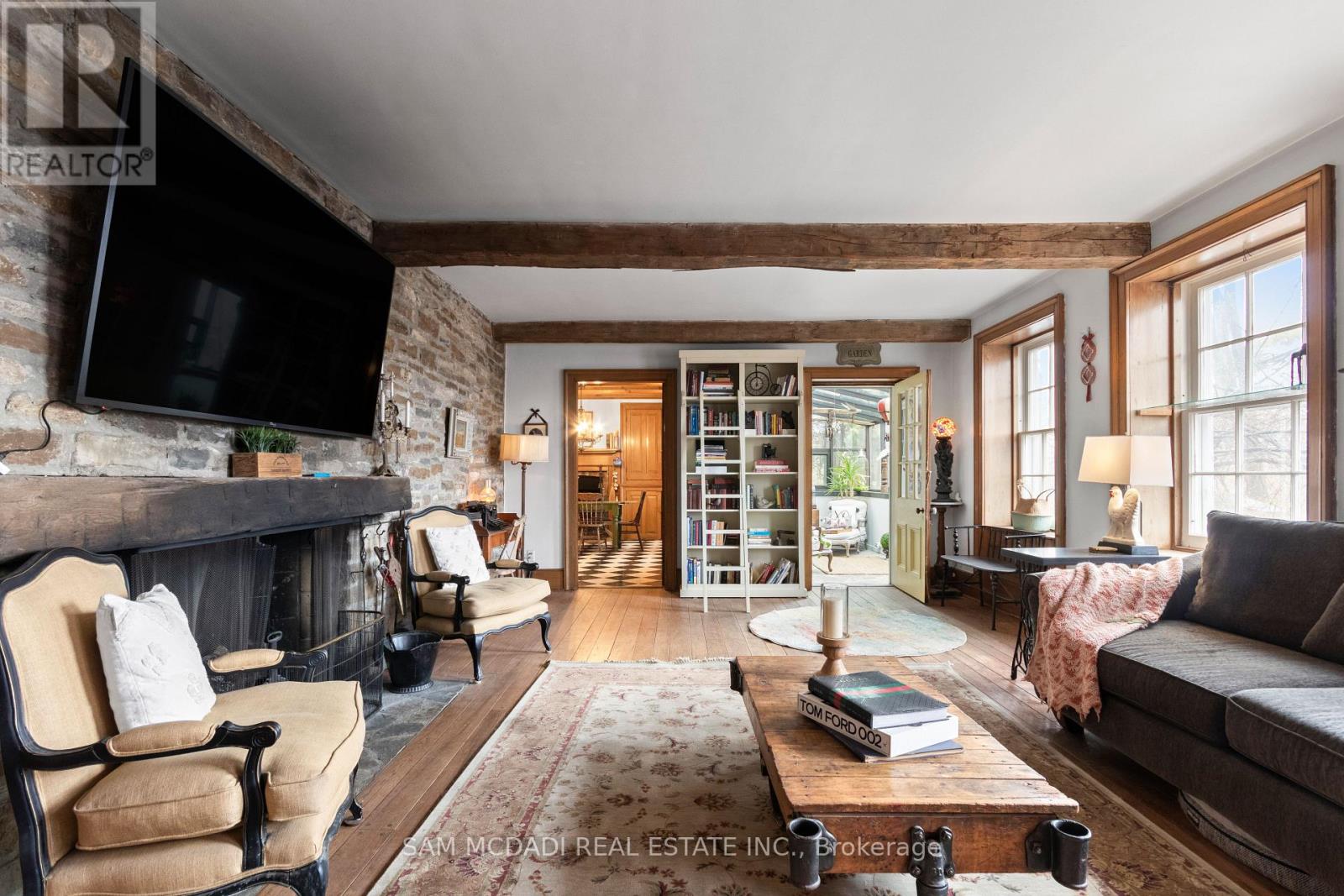 85 Yorkleigh Avenue, Toronto, Ontario  M9P 1Y3 - Photo 9 - W12925144