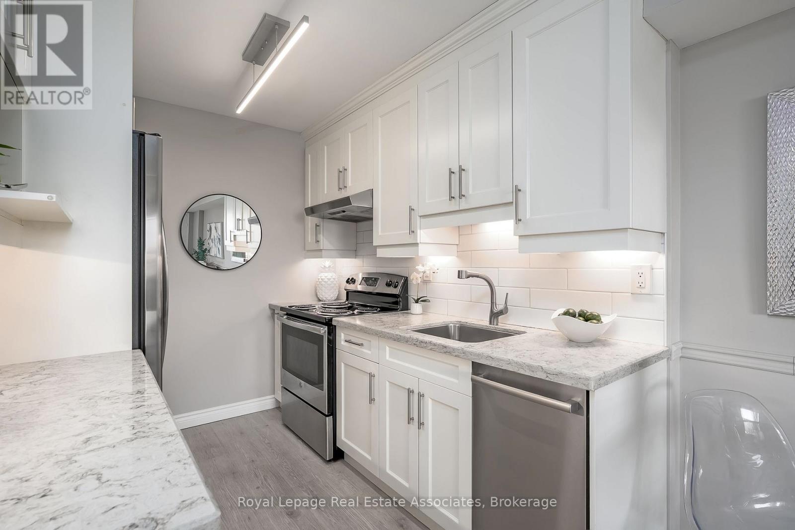 308 - 32 Tannery Street, Mississauga, Ontario L5M 6T6 - Photo 7 - W12925182