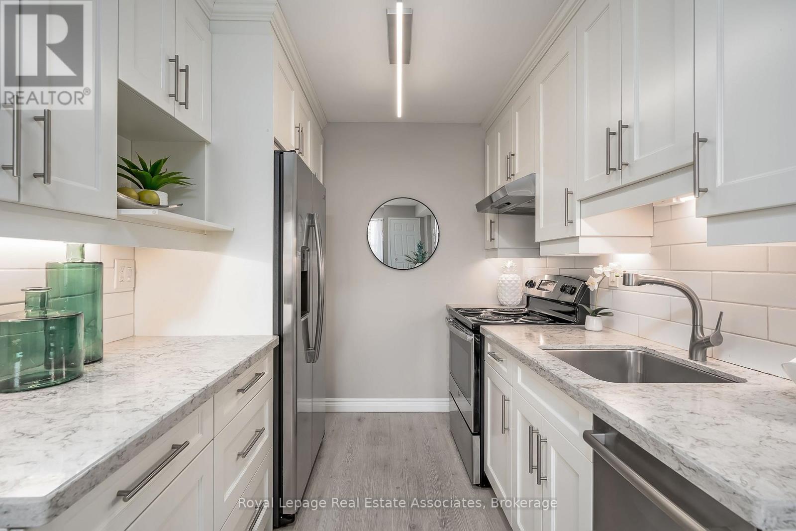 308 - 32 Tannery Street, Mississauga, Ontario L5M 6T6 - Photo 8 - W12925182