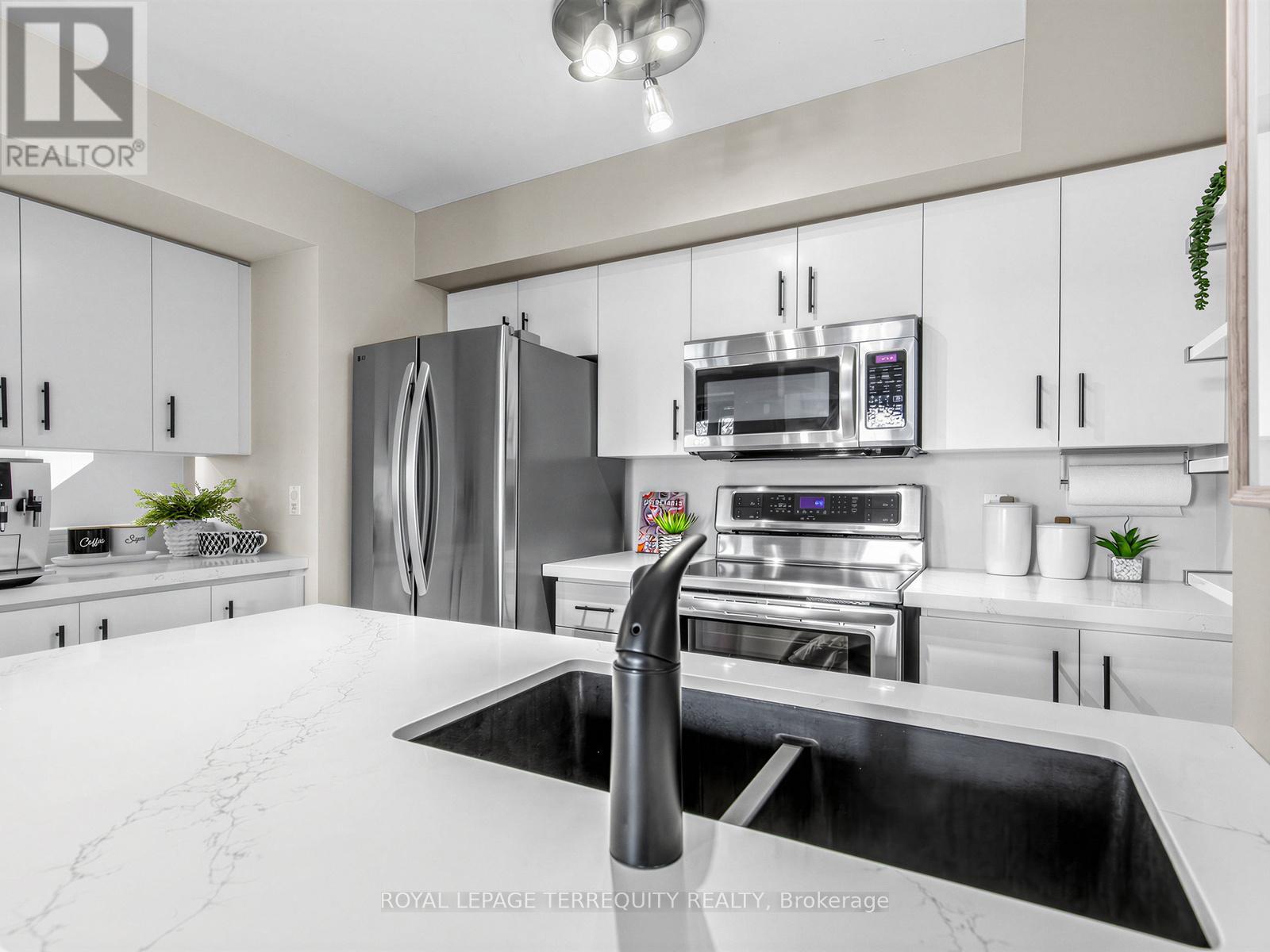 301 - 60 Joe Shuster Way, Toronto, Ontario  M6K 1Y8 - Photo 10 - W12925186