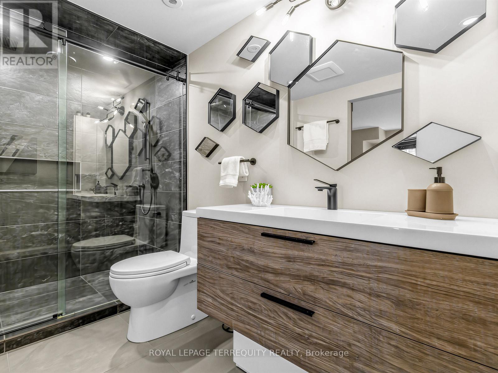 301 - 60 Joe Shuster Way, Toronto, Ontario  M6K 1Y8 - Photo 22 - W12925186