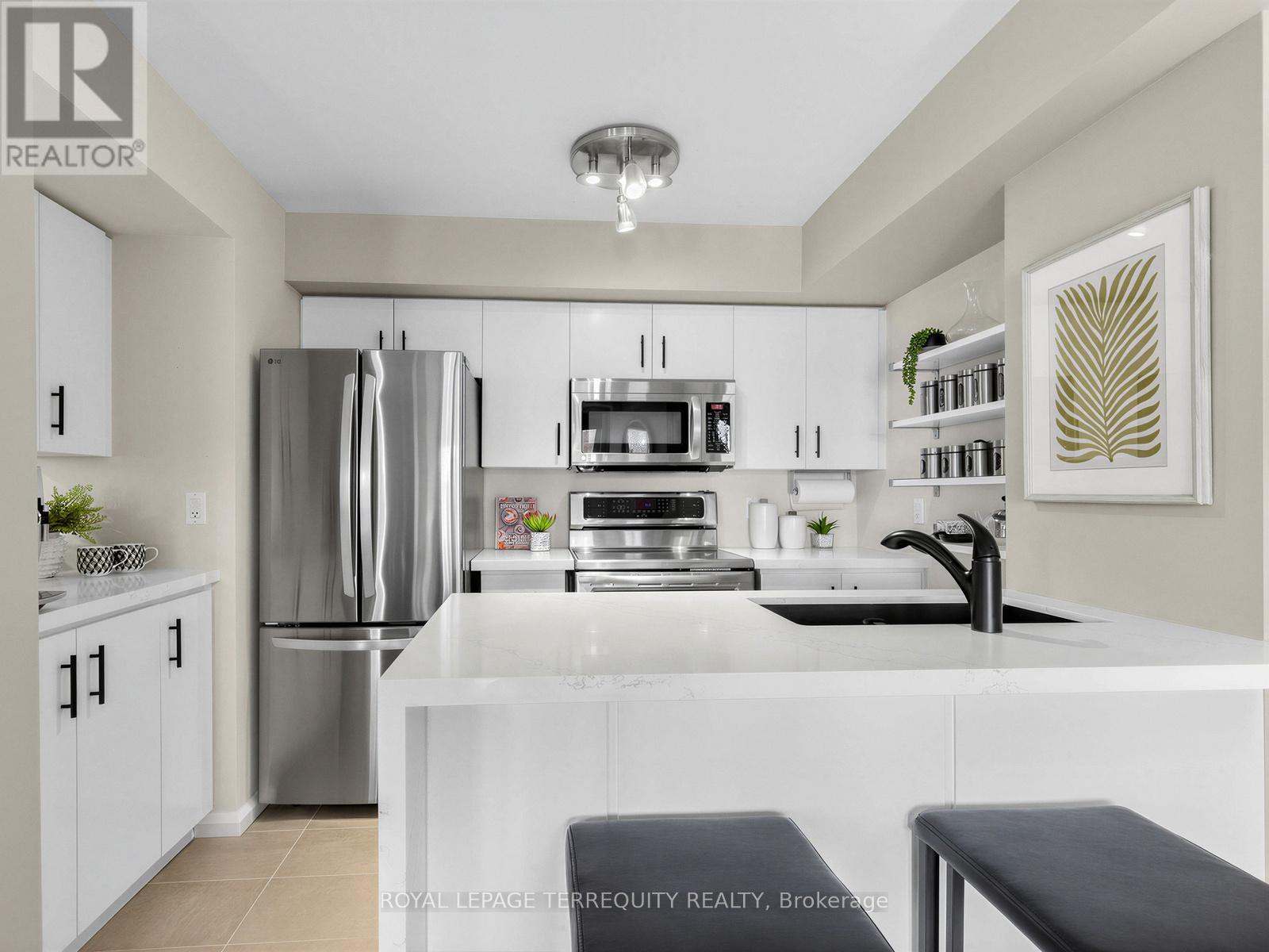 301 - 60 Joe Shuster Way, Toronto, Ontario  M6K 1Y8 - Photo 9 - W12925186