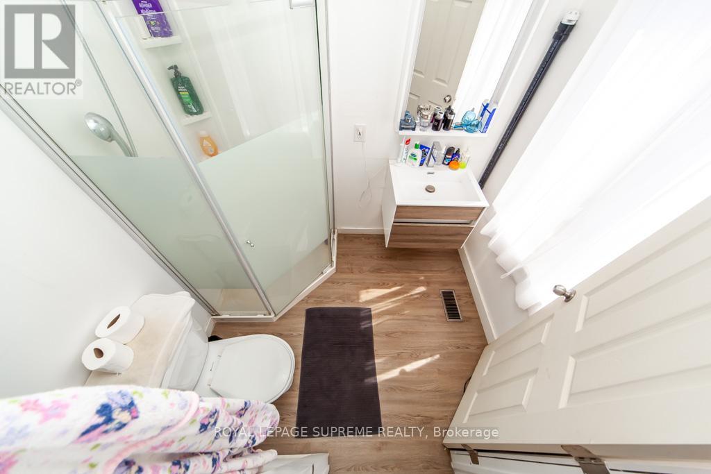 529 Rogers Road S, Toronto, Ontario  M6M 1B4 - Photo 47 - W12925206