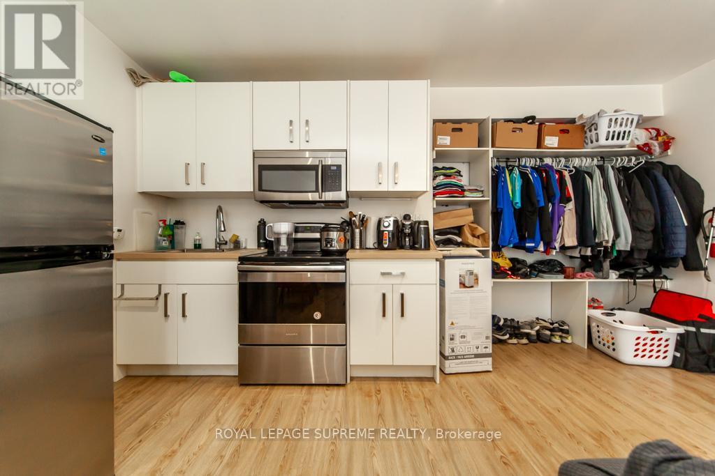 529 Rogers Road S, Toronto, Ontario  M6M 1B4 - Photo 49 - W12925208