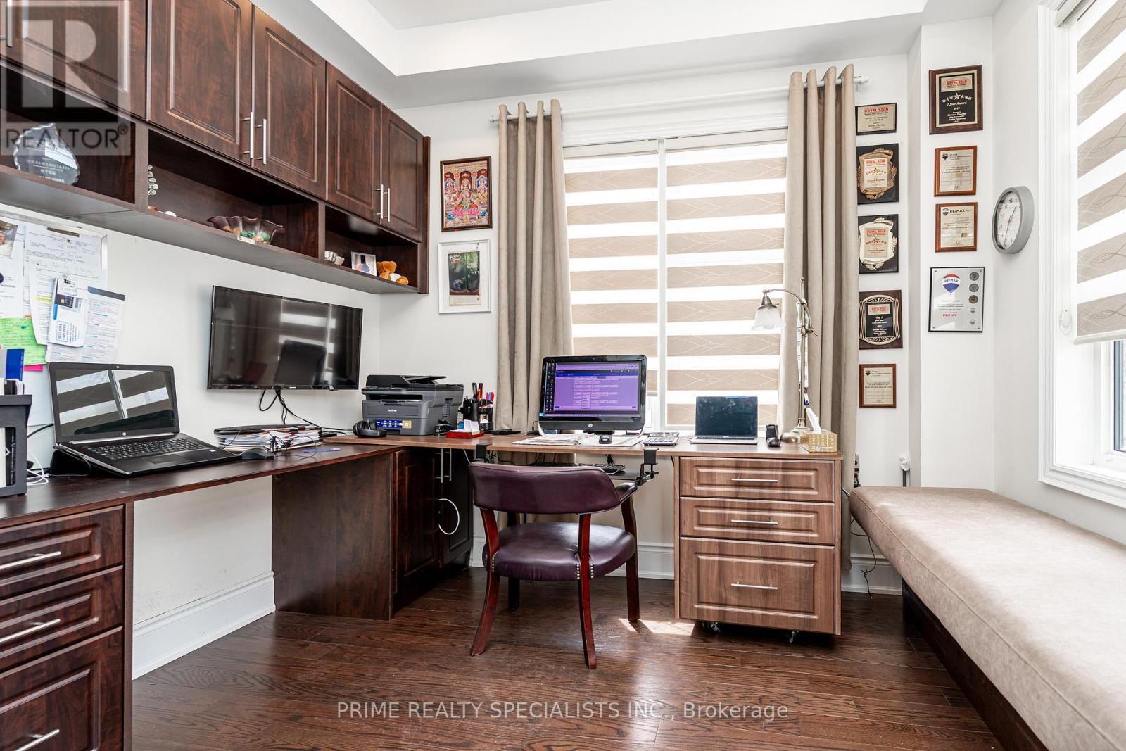 21 Midmorning Road, Brampton, Ontario  L6X 5P7 - Photo 7 - W12925218