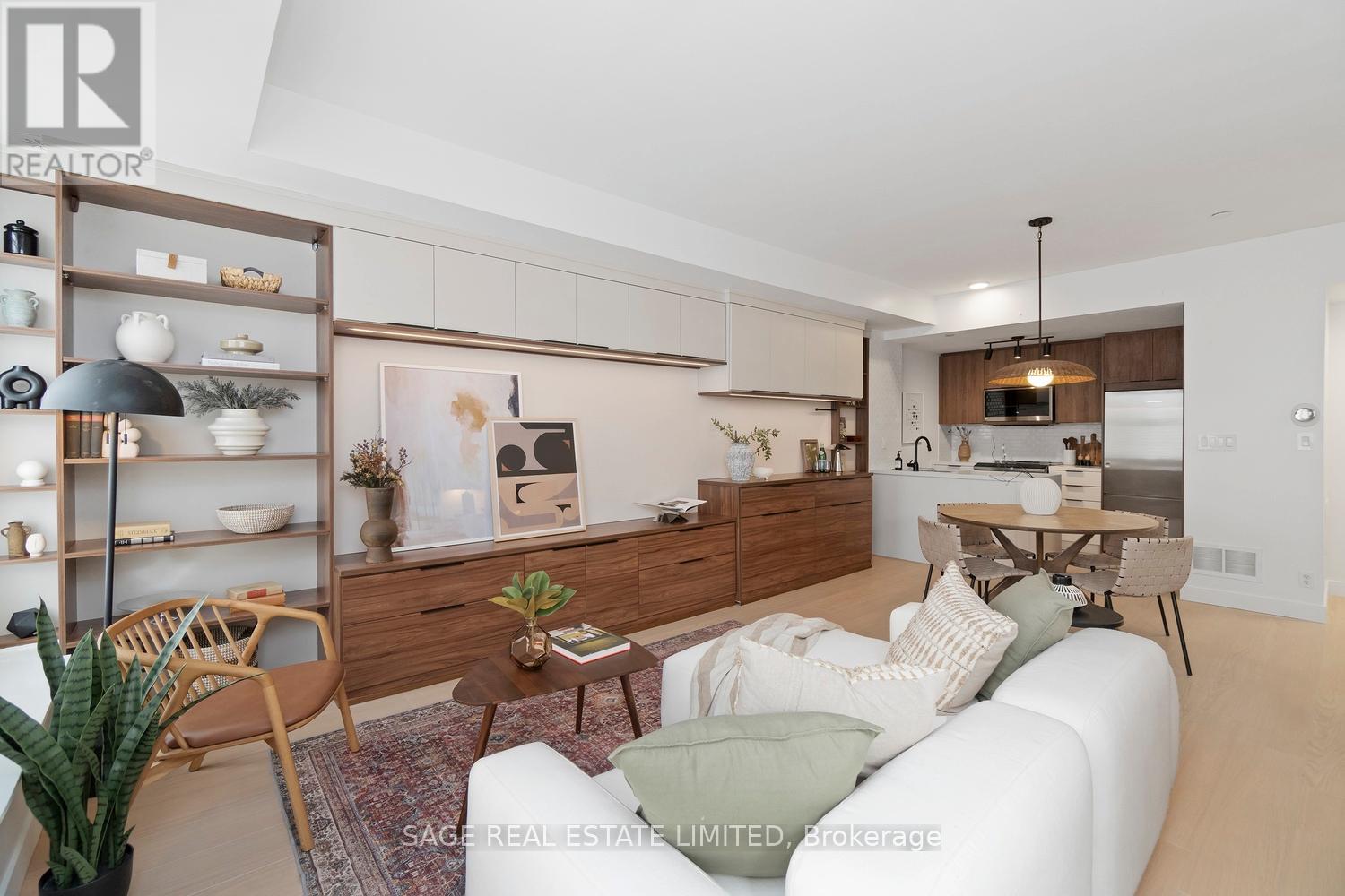 18 - 10 CARNATION AVENUE, Toronto, Ontario