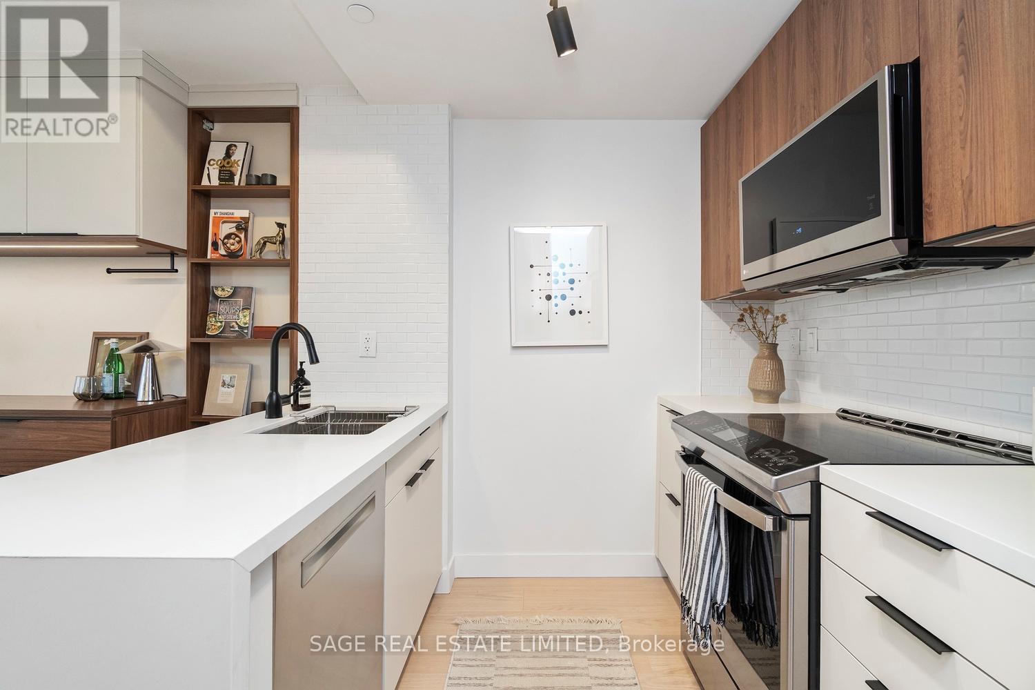 18 - 10 Carnation Avenue, Toronto, Ontario  M8V 0B8 - Photo 6 - W12925226