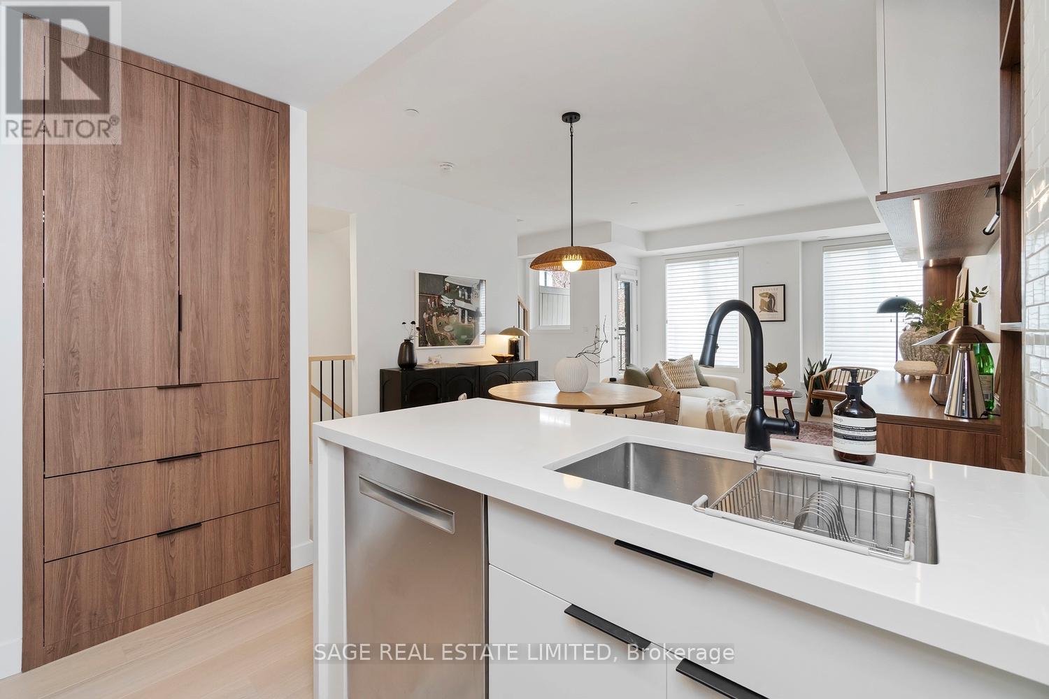 18 - 10 Carnation Avenue, Toronto, Ontario  M8V 0B8 - Photo 7 - W12925226