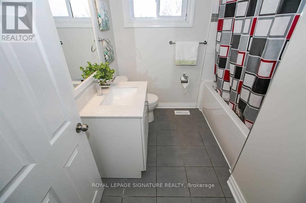 Upper - 26 Horwood Drive, Brampton, Ontario  L6X 2B8 - Photo 13 - W12925244