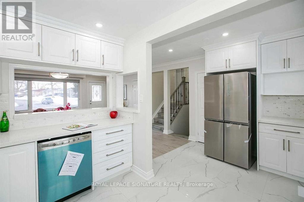 Upper - 26 Horwood Drive, Brampton, Ontario  L6X 2B8 - Photo 8 - W12925244