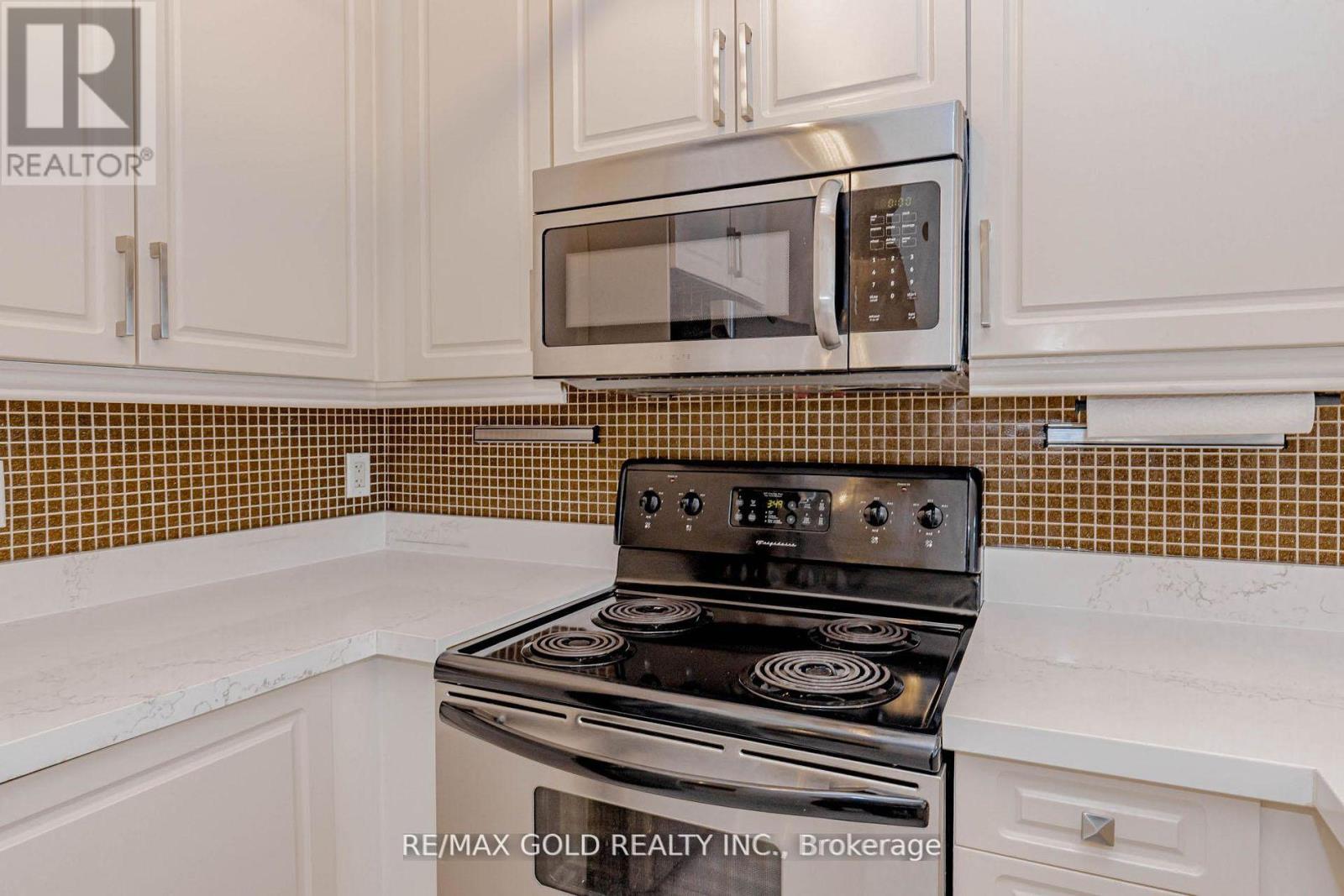 1106 - 220 Burnhamthorpe Road W, Mississauga, Ontario  L5B 4N4 - Photo 14 - W12925252