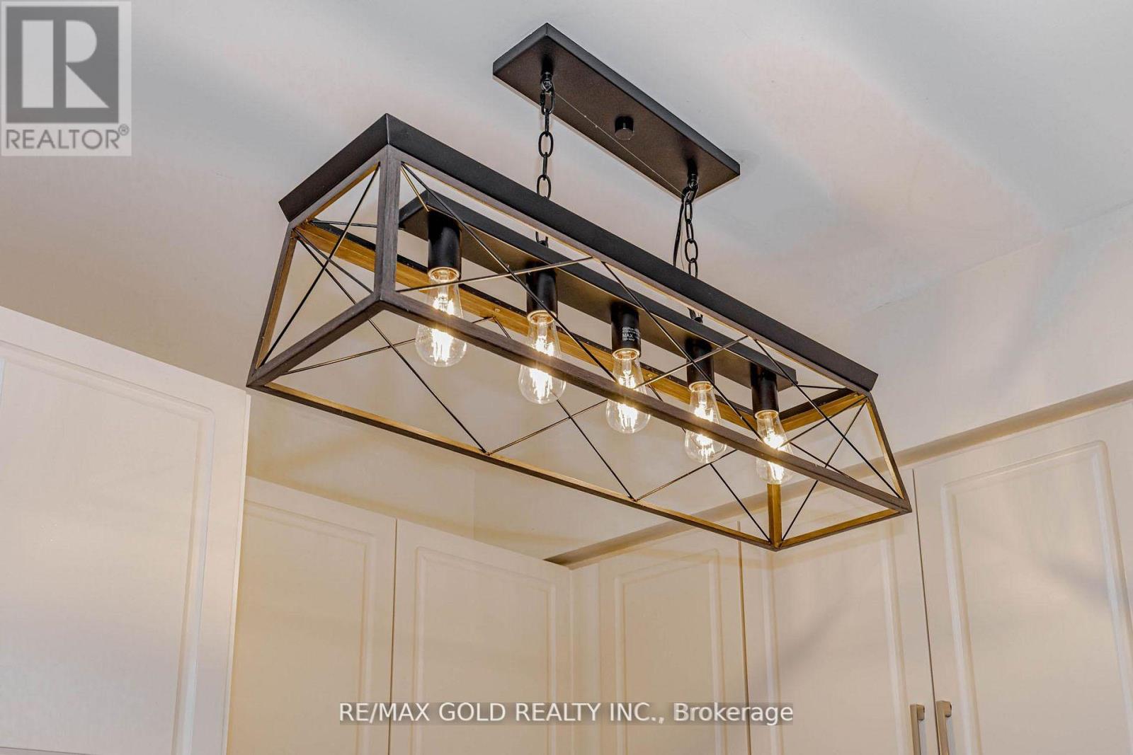 1106 - 220 Burnhamthorpe Road W, Mississauga, Ontario  L5B 4N4 - Photo 19 - W12925252