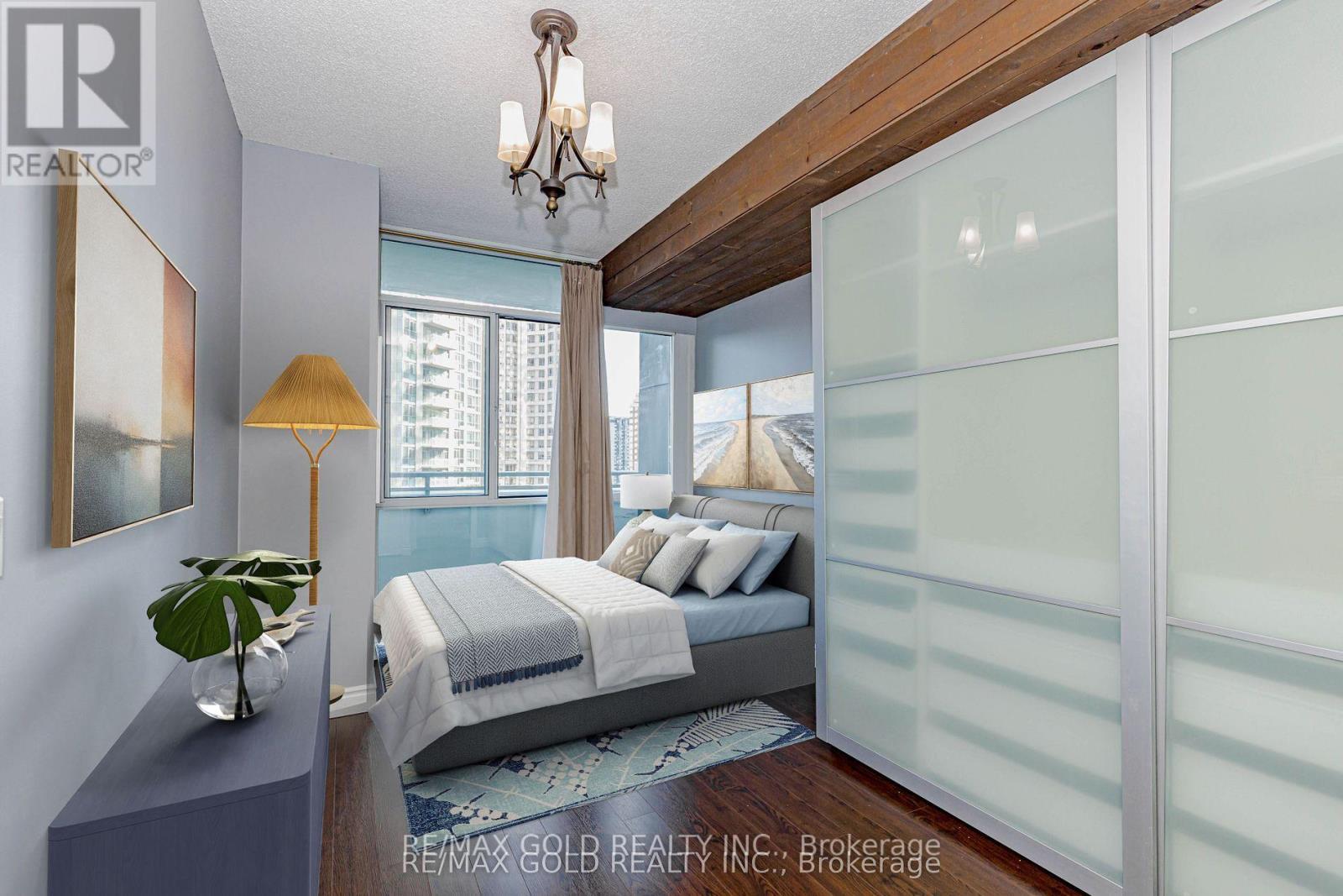 1106 - 220 Burnhamthorpe Road W, Mississauga, Ontario  L5B 4N4 - Photo 24 - W12925252