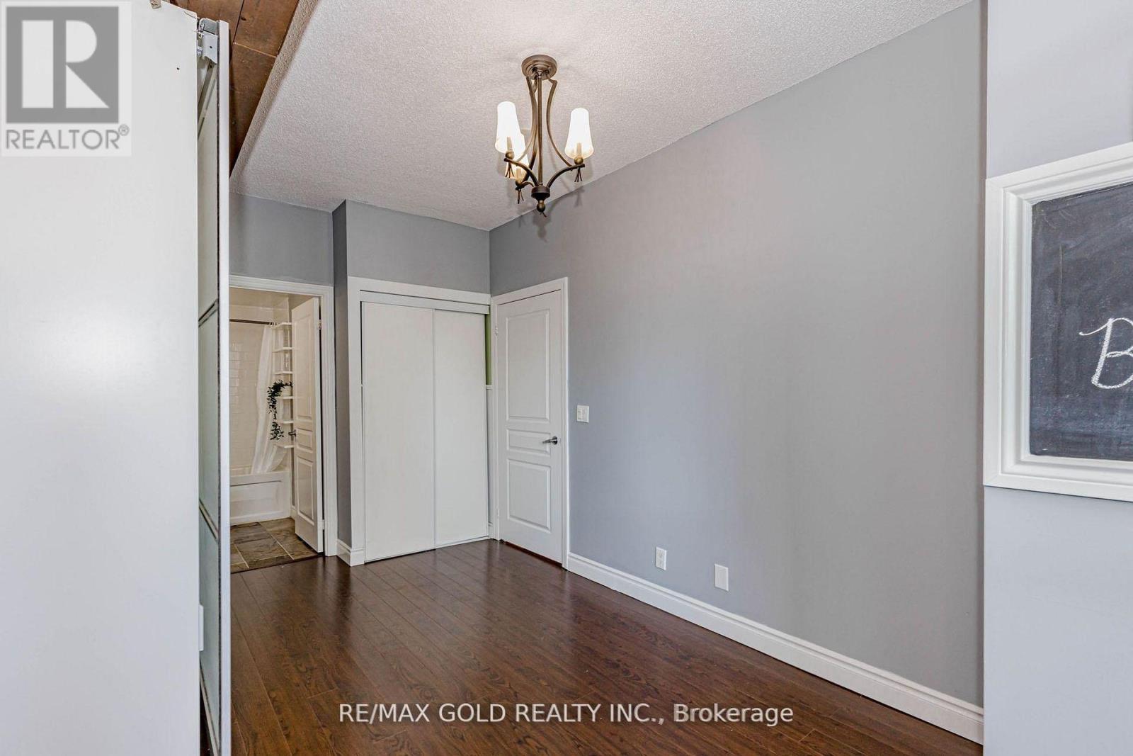 1106 - 220 Burnhamthorpe Road W, Mississauga, Ontario  L5B 4N4 - Photo 25 - W12925252