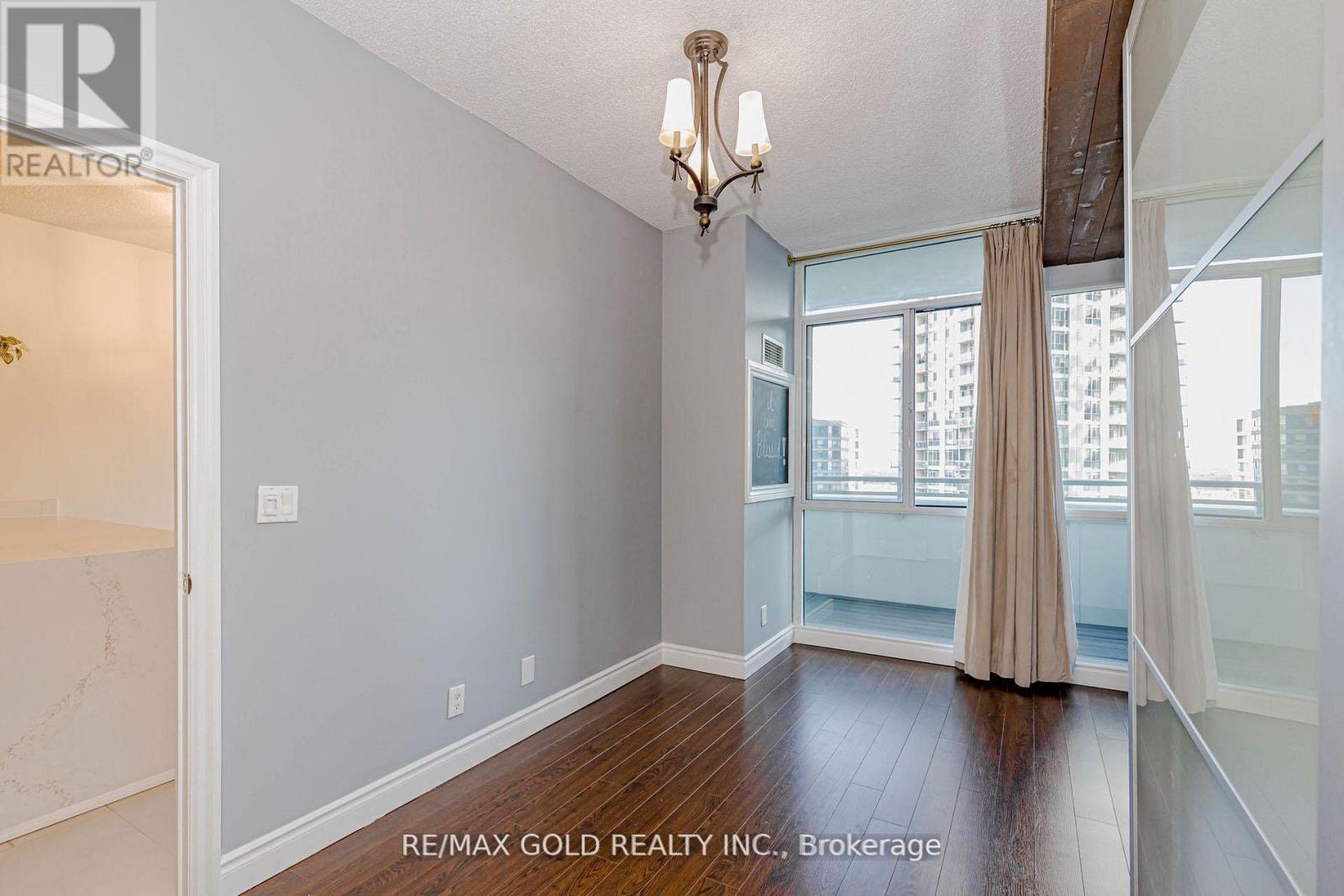 1106 - 220 Burnhamthorpe Road W, Mississauga, Ontario  L5B 4N4 - Photo 26 - W12925252