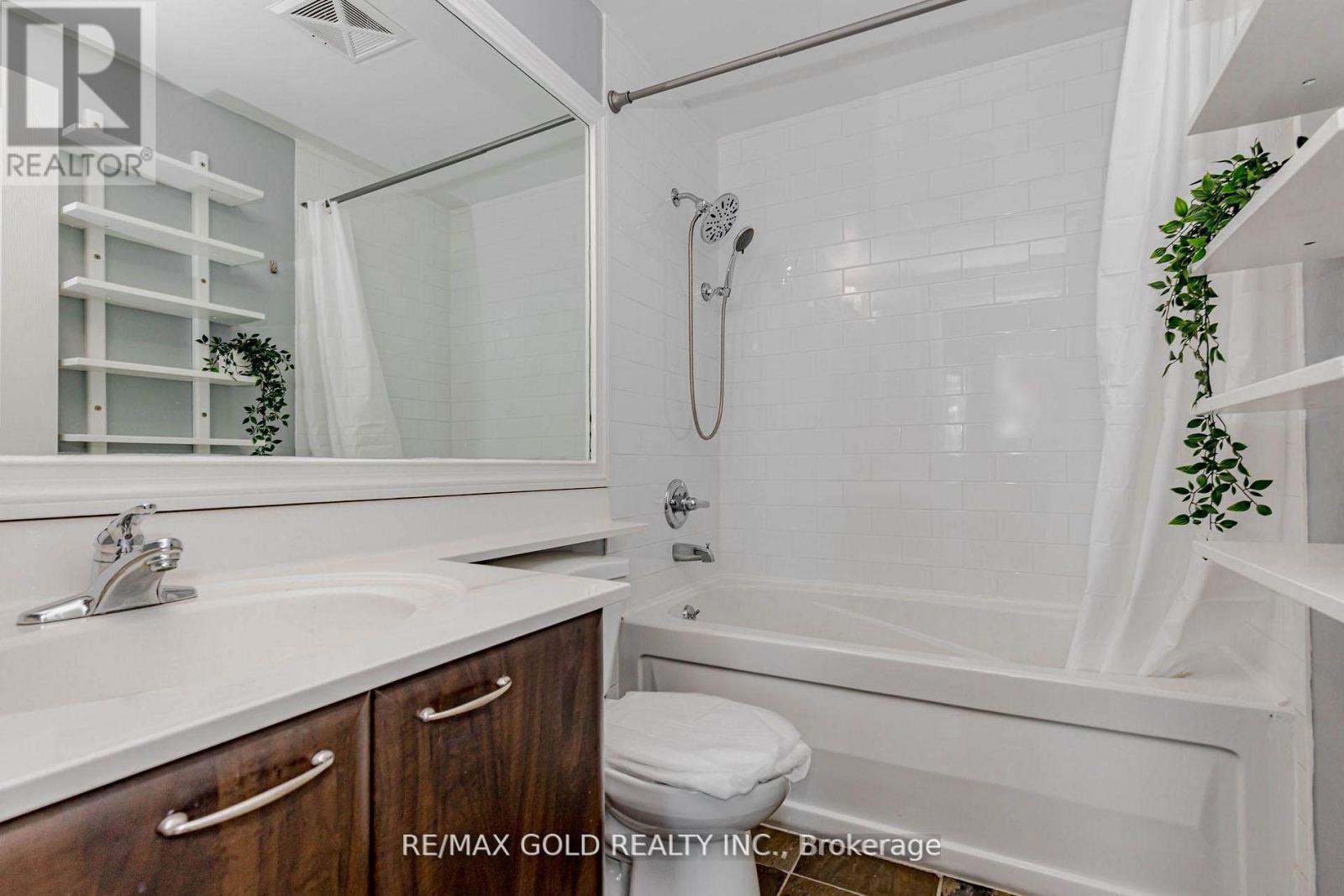 1106 - 220 Burnhamthorpe Road W, Mississauga, Ontario  L5B 4N4 - Photo 27 - W12925252