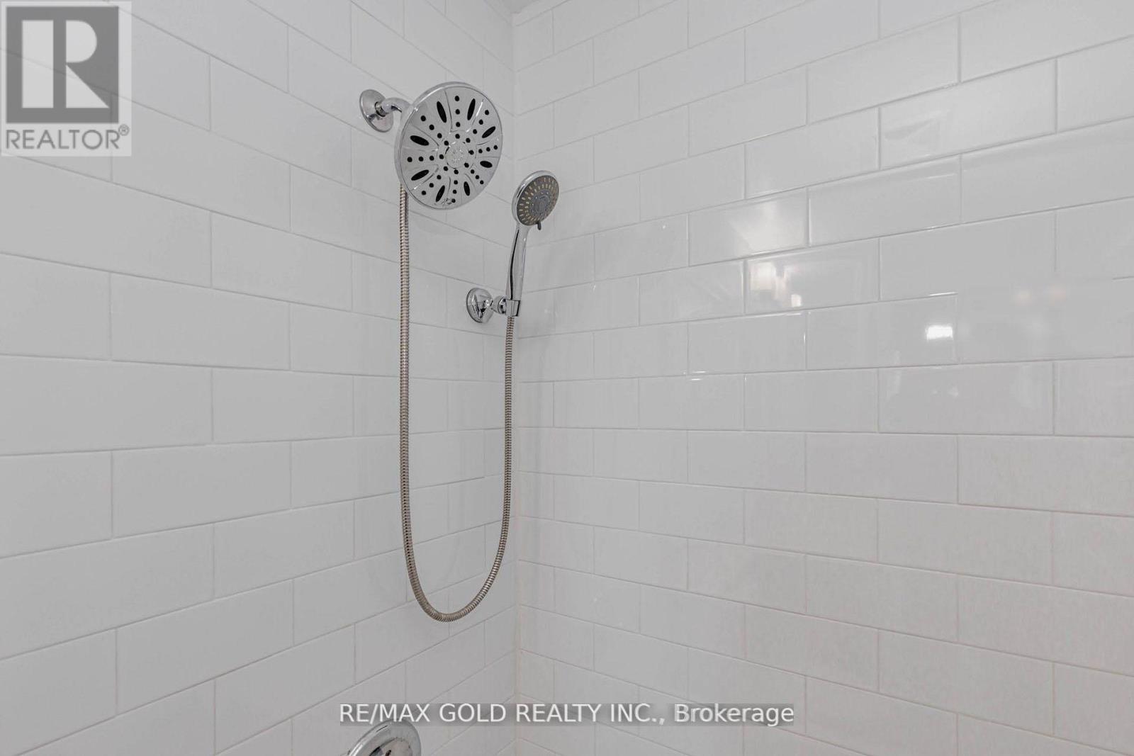 1106 - 220 Burnhamthorpe Road W, Mississauga, Ontario  L5B 4N4 - Photo 29 - W12925252