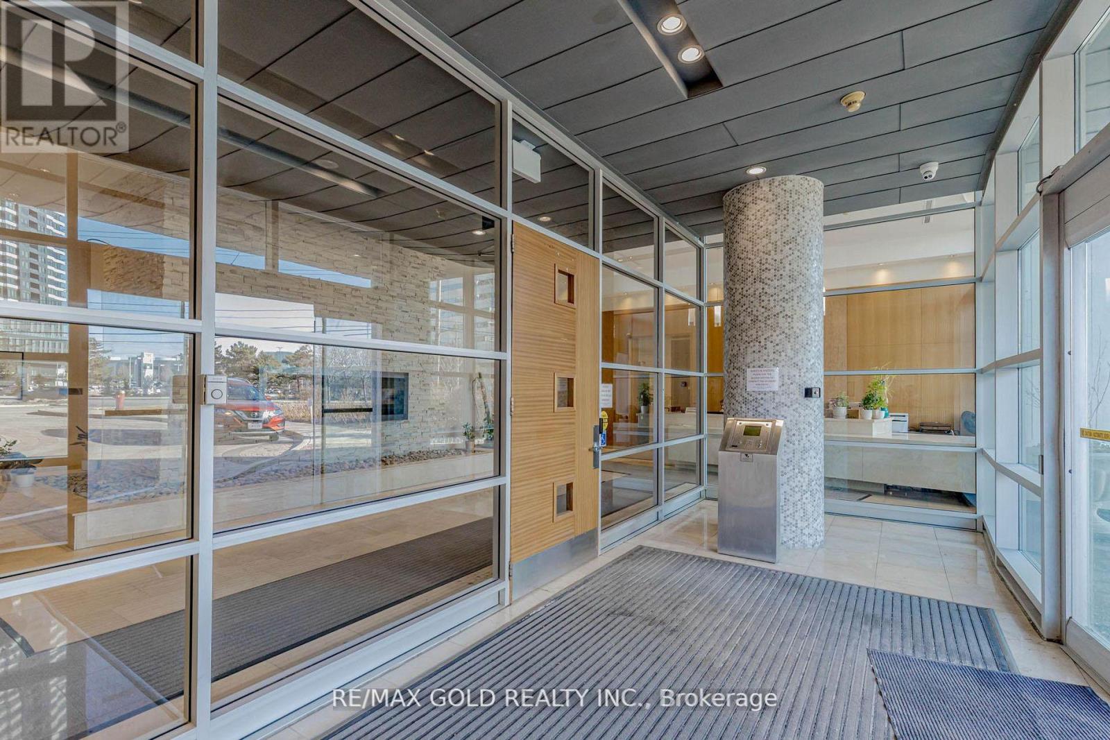 1106 - 220 Burnhamthorpe Road W, Mississauga, Ontario  L5B 4N4 - Photo 3 - W12925252