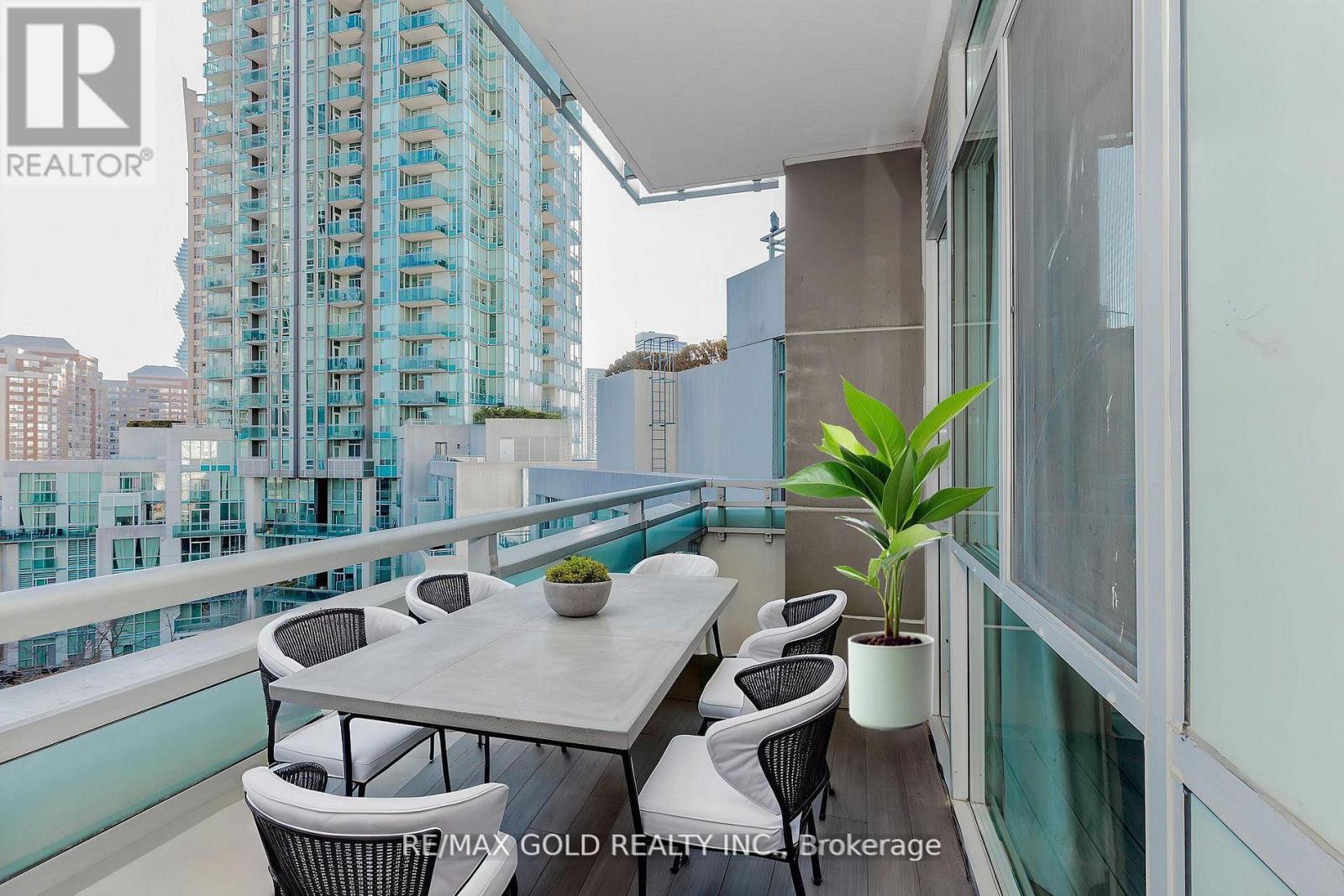 1106 - 220 Burnhamthorpe Road W, Mississauga, Ontario  L5B 4N4 - Photo 33 - W12925252