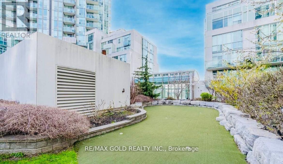 1106 - 220 Burnhamthorpe Road W, Mississauga, Ontario  L5B 4N4 - Photo 44 - W12925252