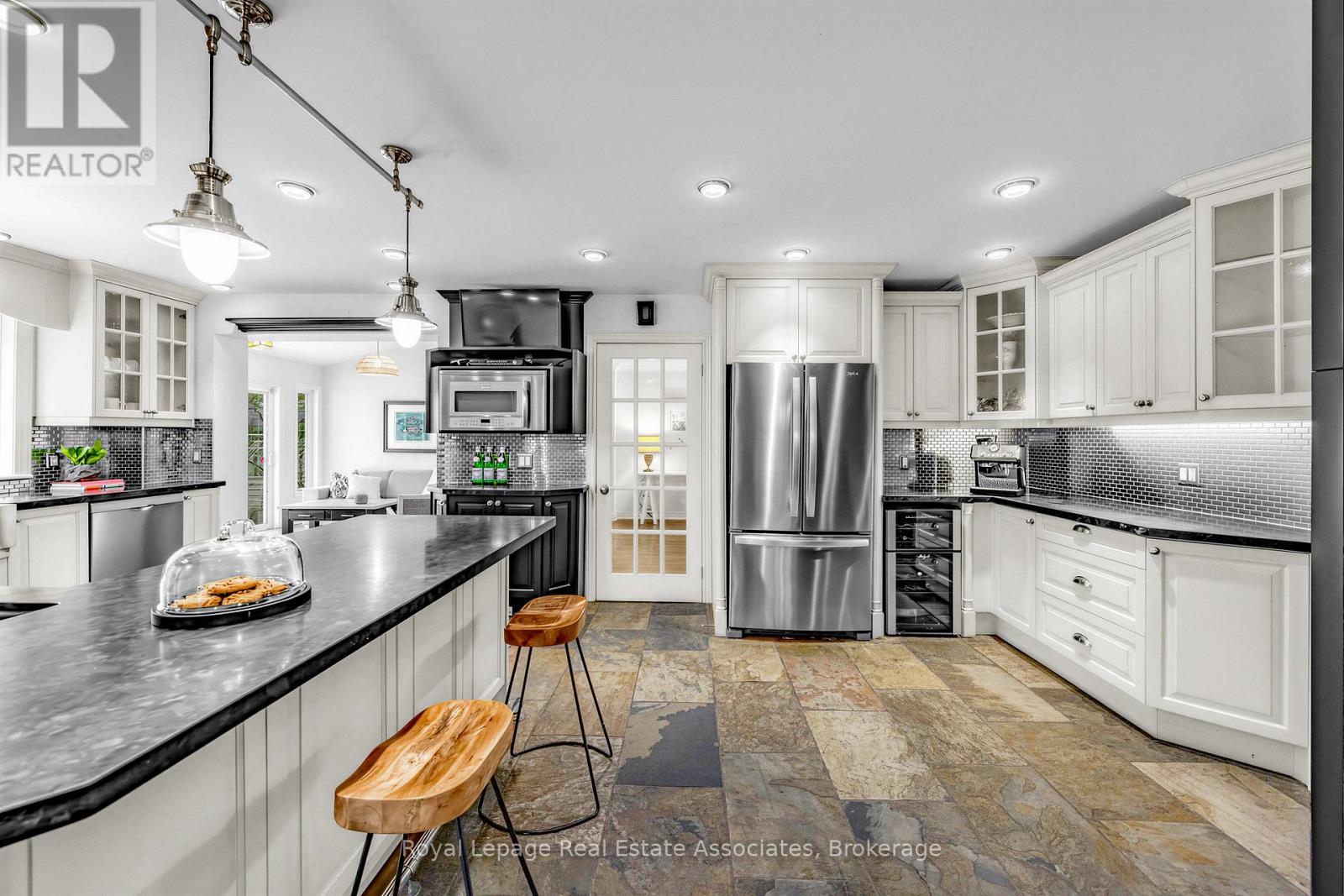 1593 Glenburnie Road, Mississauga, Ontario  L5G 3C9 - Photo 12 - W12925262