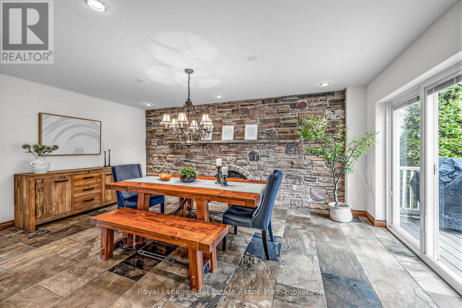 1593 Glenburnie Road, Mississauga, Ontario  L5G 3C9 - Photo 13 - W12925262