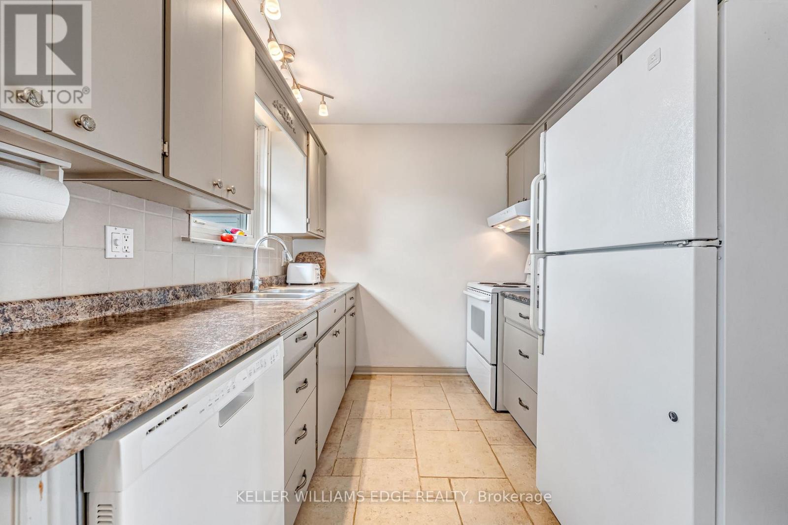 5352 Salem Road, Burlington, Ontario  L7L 3X3 - Photo 11 - W12925272