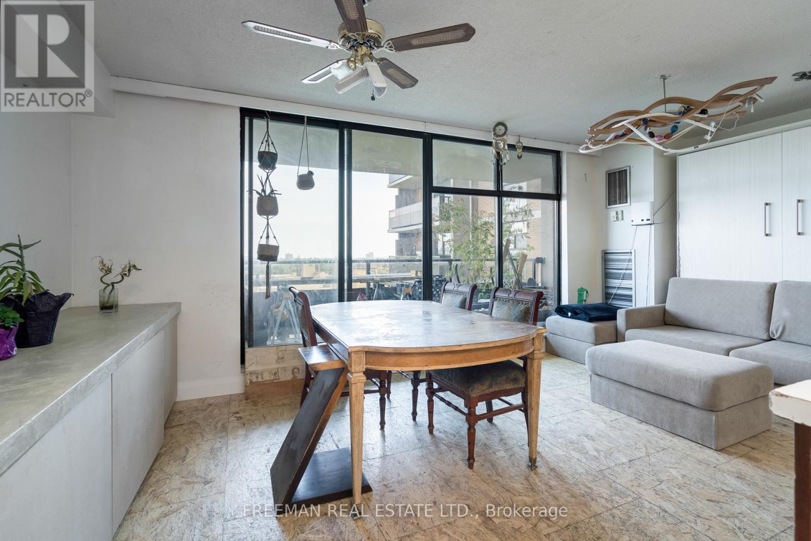 906 - 135 Marlee Avenue, Toronto, Ontario  M6B 4C6 - Photo 14 - W12925276