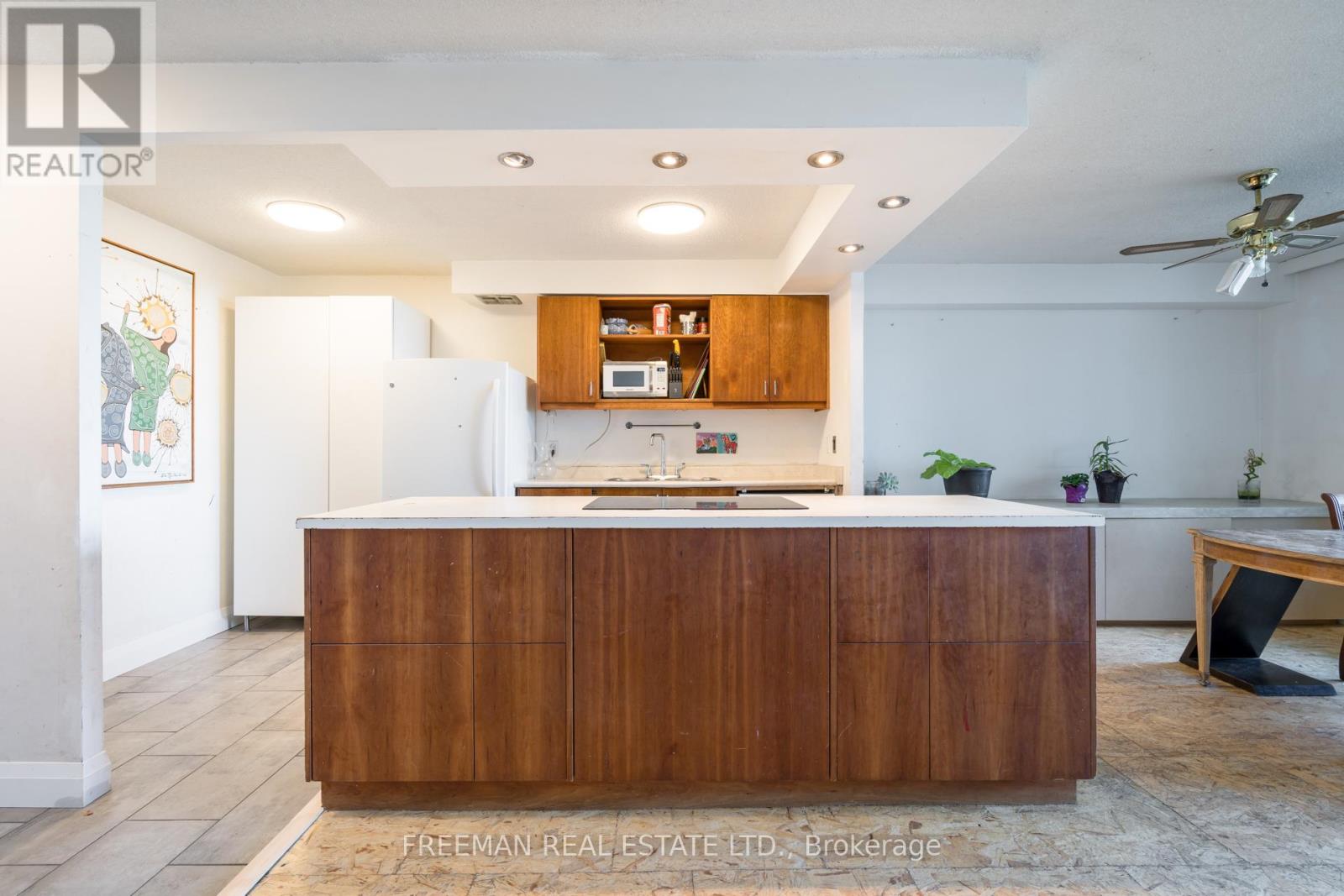 906 - 135 Marlee Avenue, Toronto, Ontario  M6B 4C6 - Photo 16 - W12925276